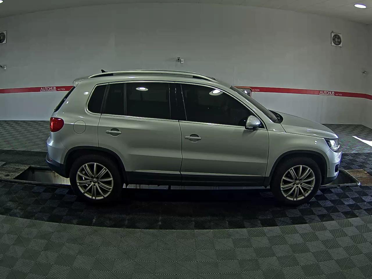 Volkswagen Tiguan - 3