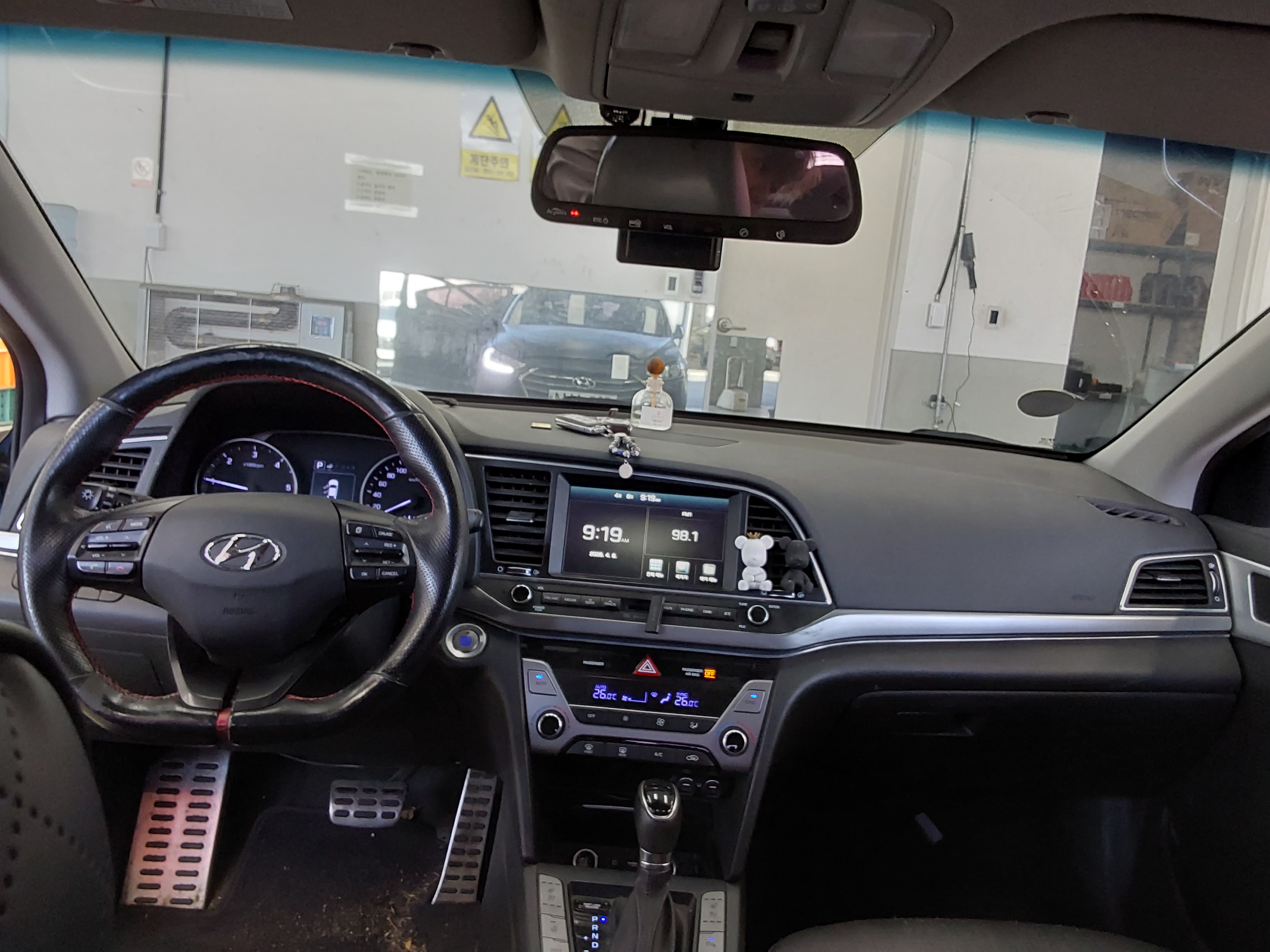 Hyundai Elantra 2016 - Image 10