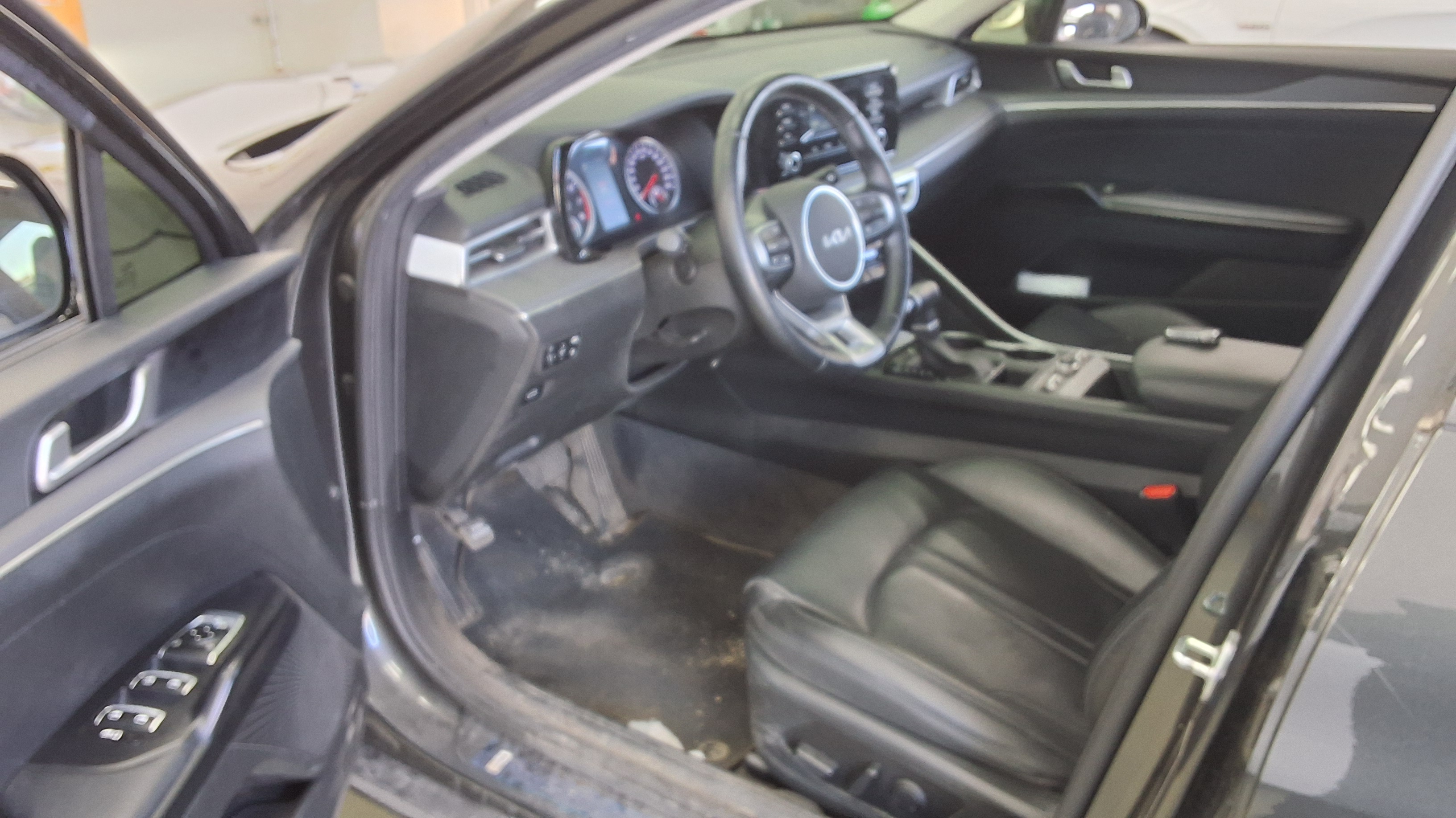 Kia K5 2023 - Image 9