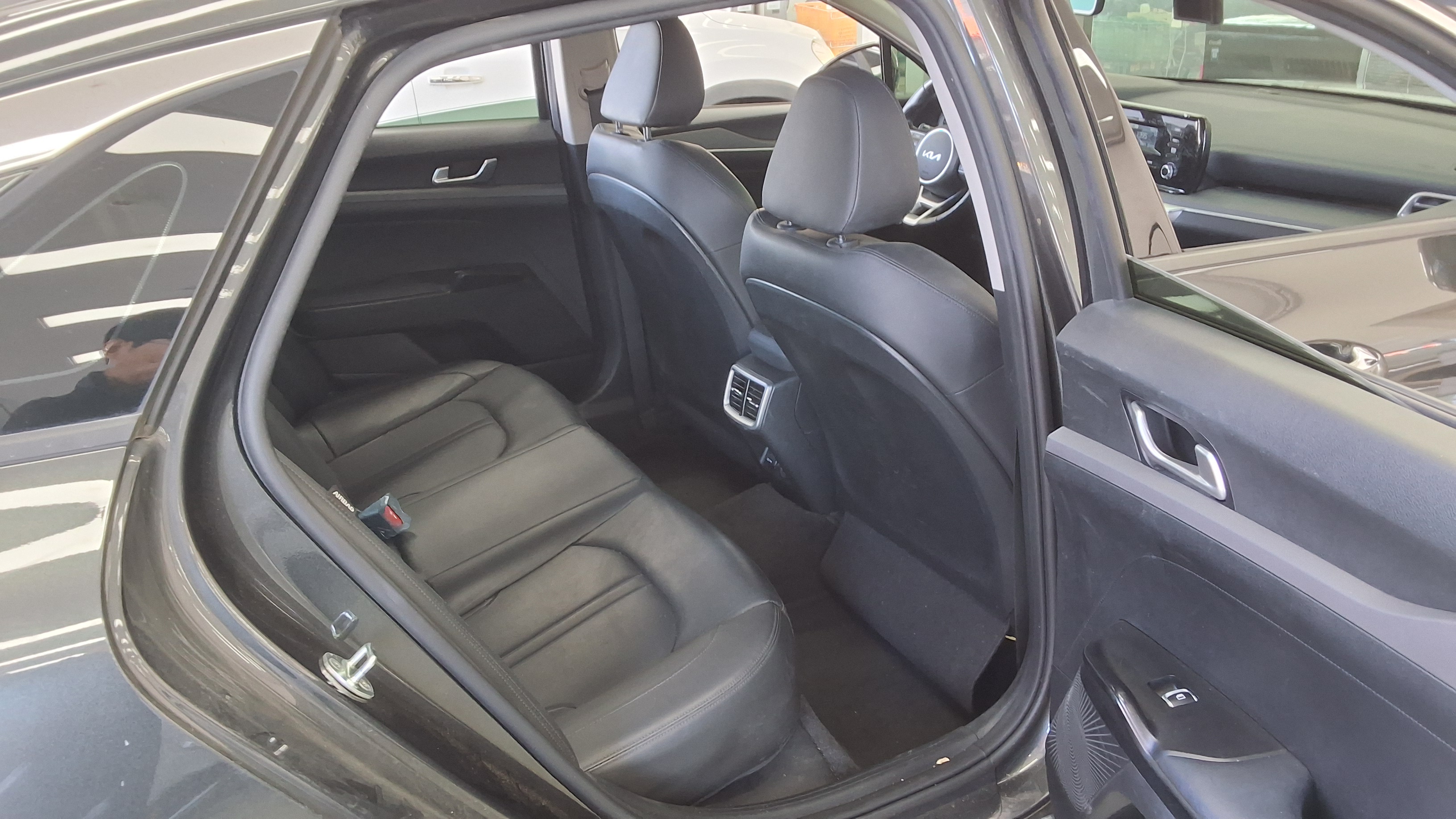 Kia K5 2023 - Image 12