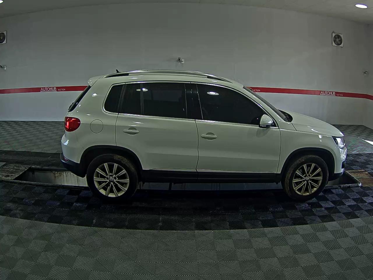 Volkswagen Tiguan 2015 - Image 3