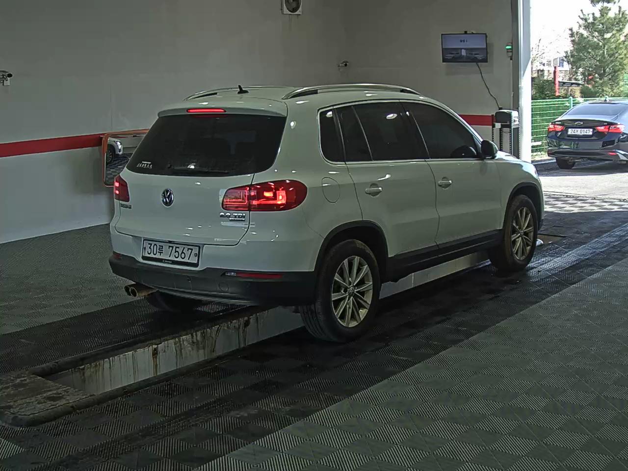 Volkswagen Tiguan 2015 - Image 4