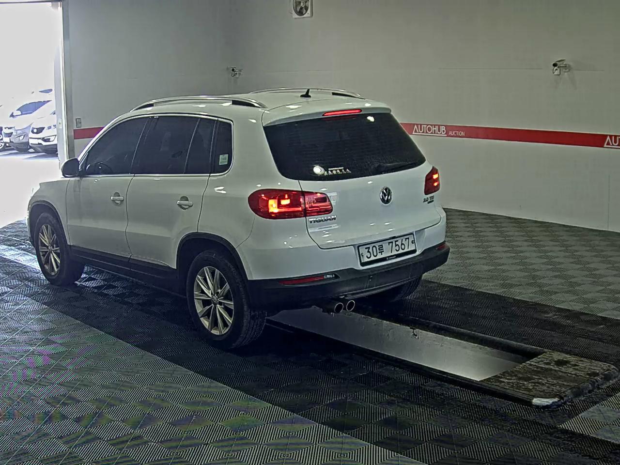 Volkswagen Tiguan 2015 - Image 5