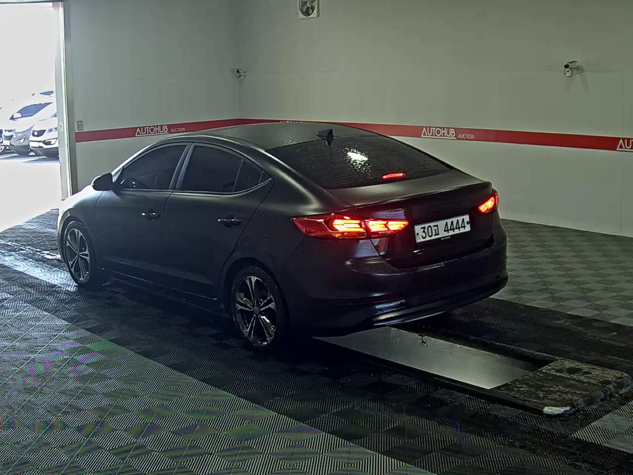 Hyundai Elantra 2016 - Image 5
