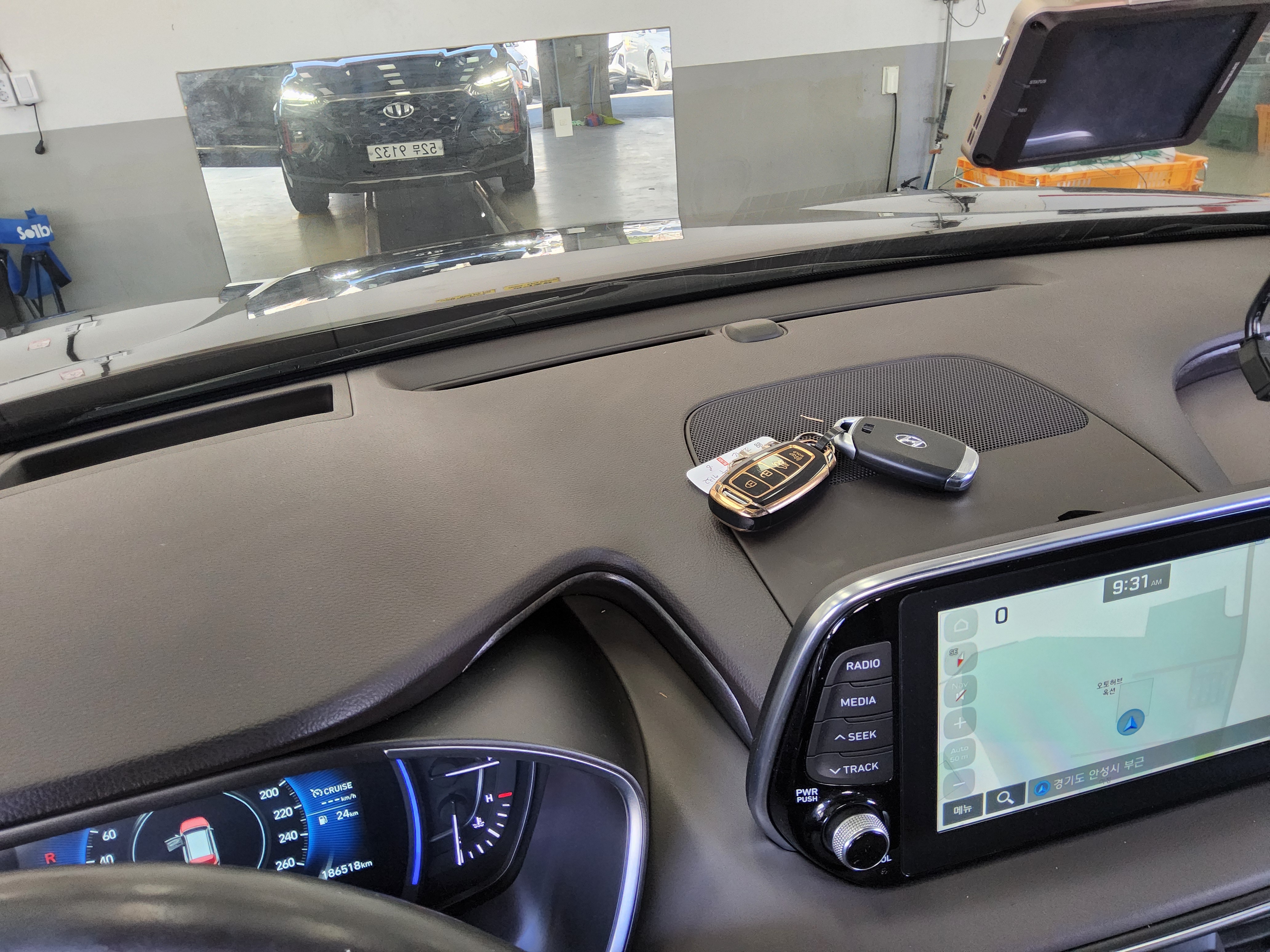 Hyundai Santa Fe 2019 - Image 16