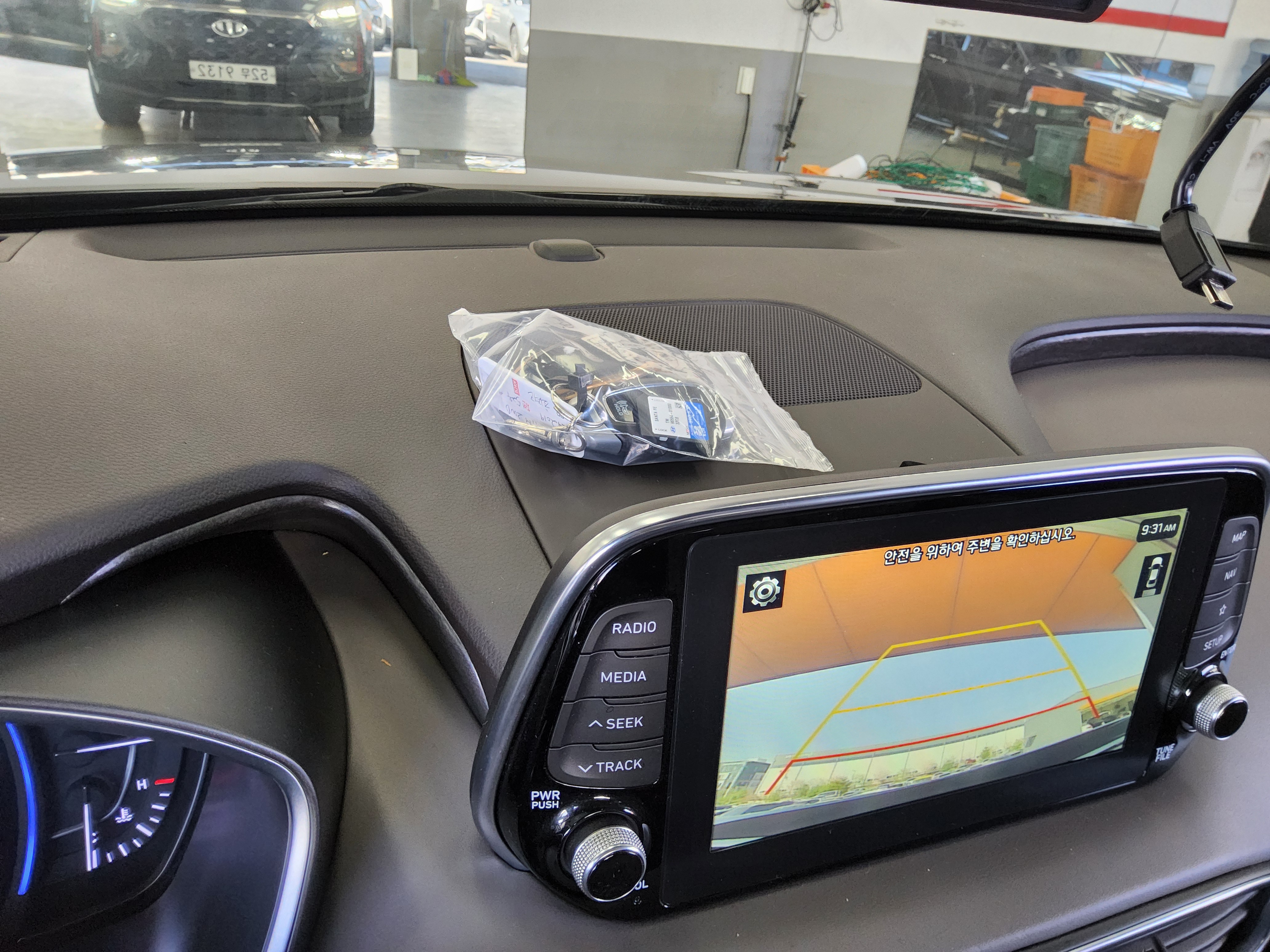 Hyundai Santa Fe 2019 - Image 17
