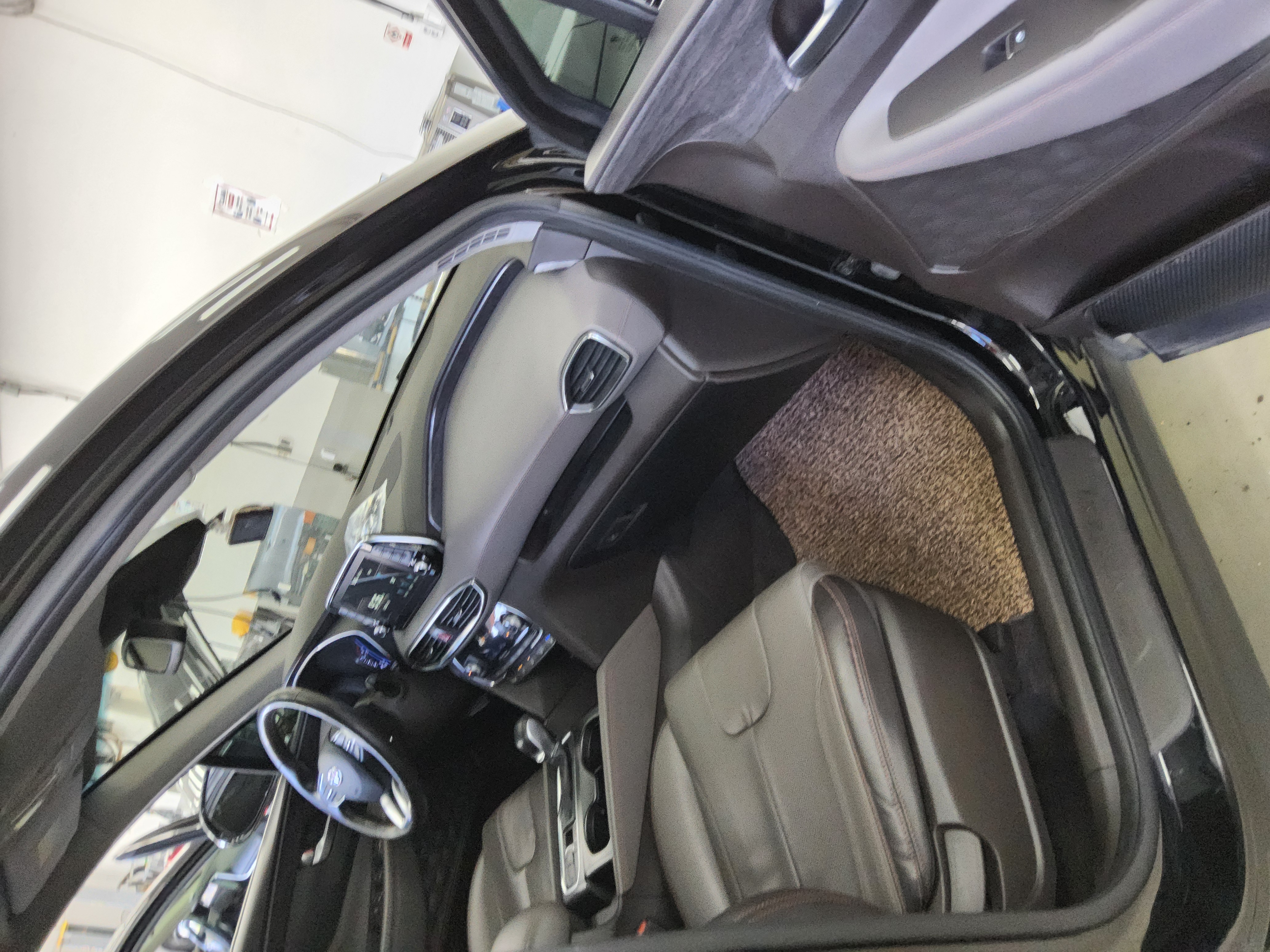 Hyundai Santa Fe 2019 - Image 13