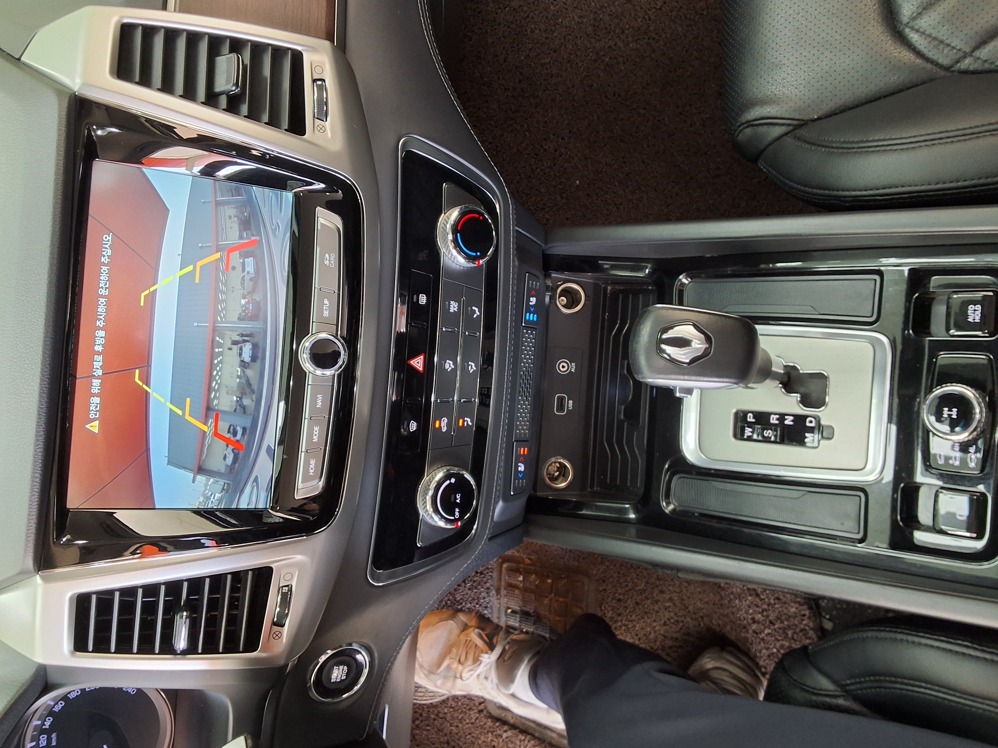 KG Mobility Rexton - 10
