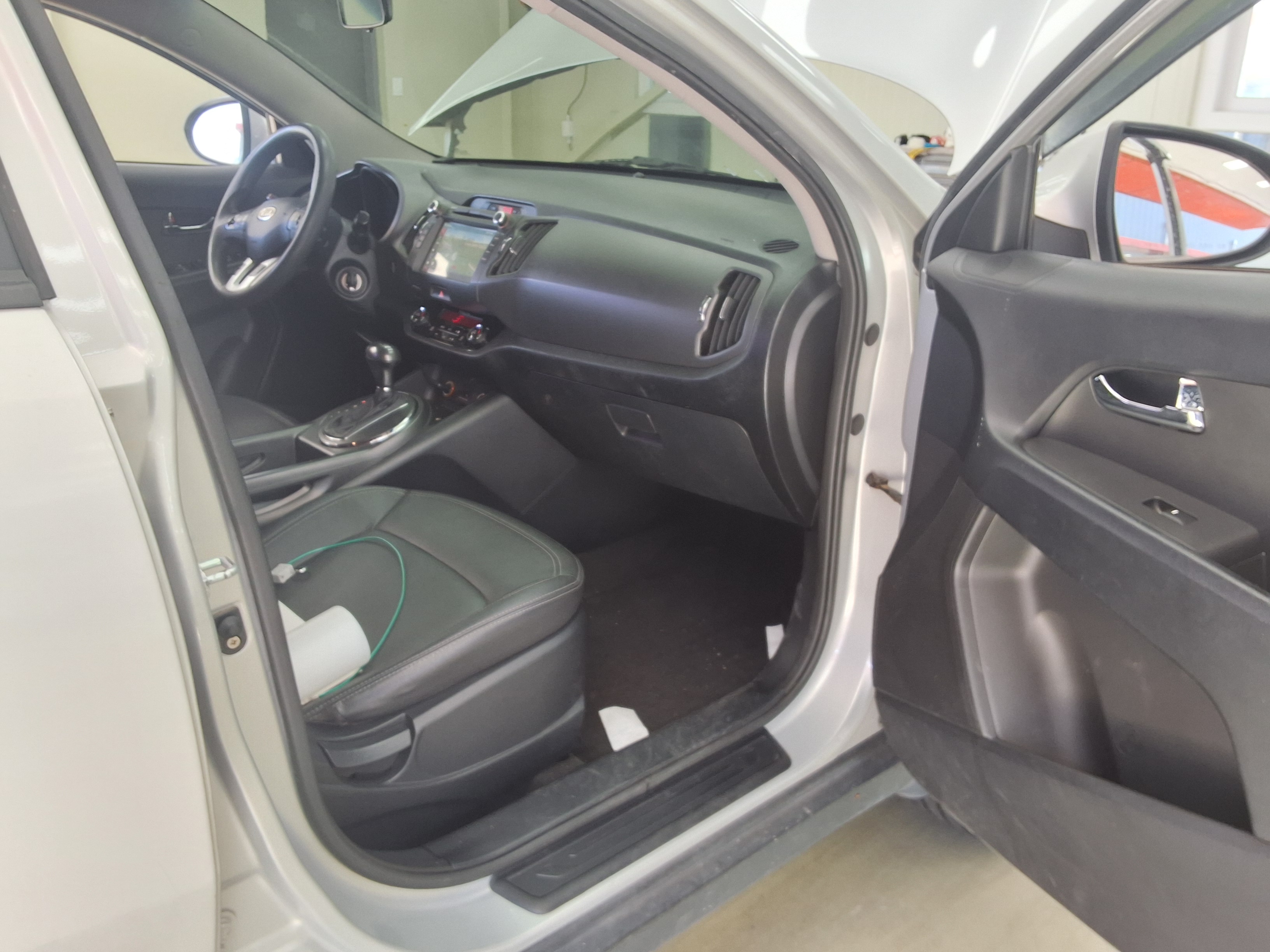 Kia Sportage 2012 - Image 13