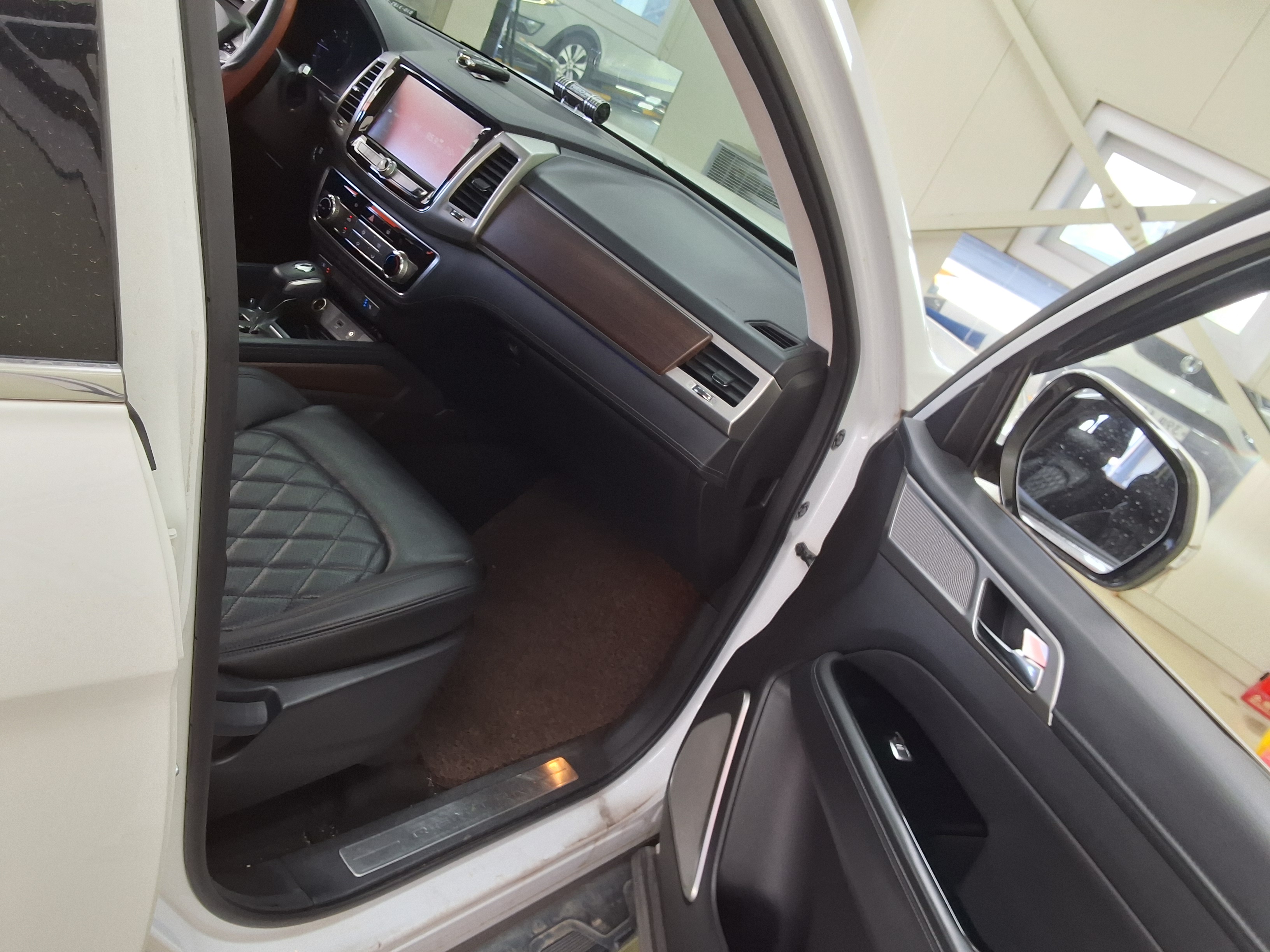 KG Mobility Rexton - 13