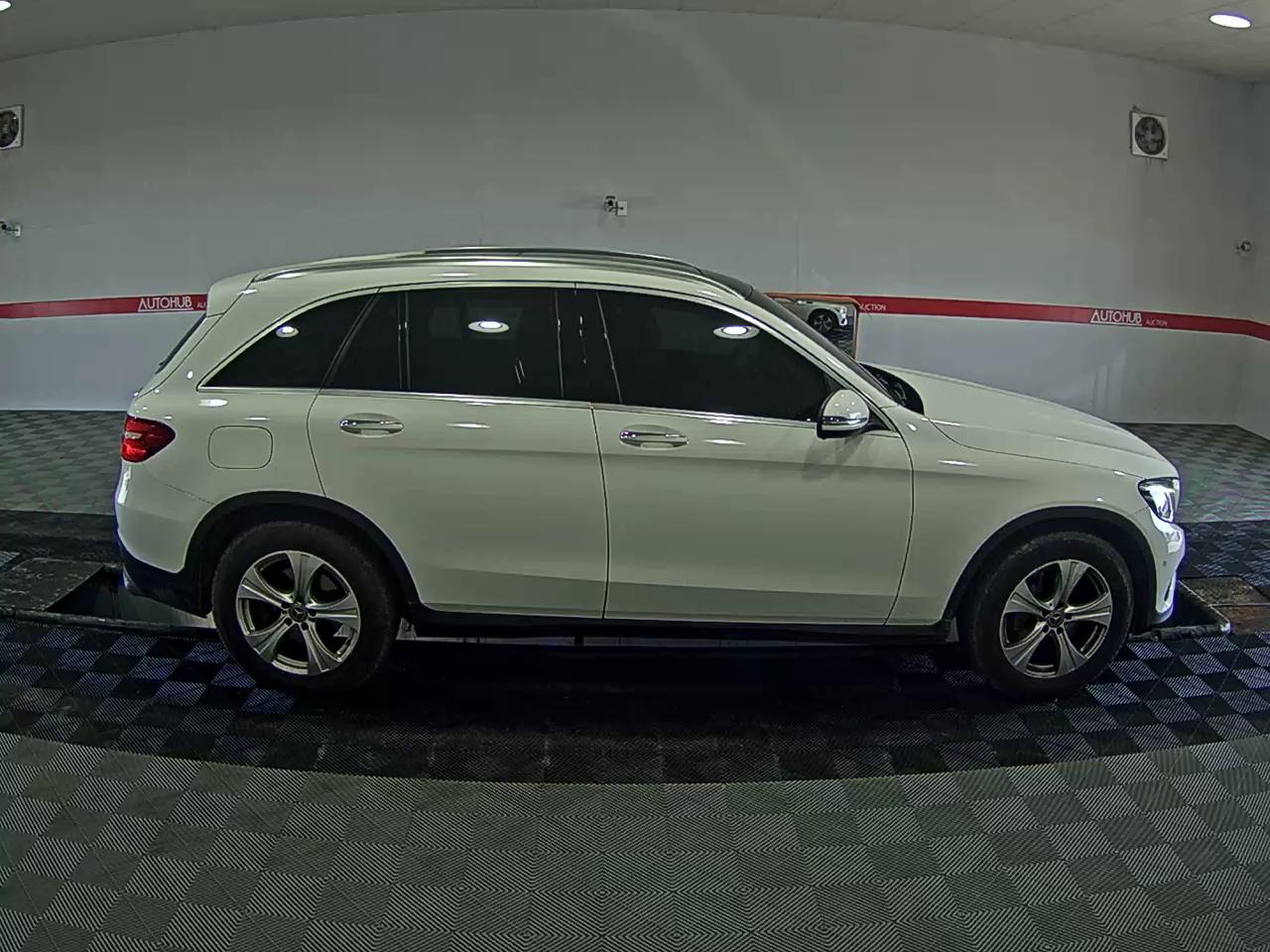 Mercedes-Benz GLC-Class 2017 - Image 3