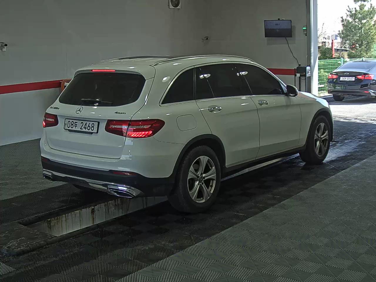 Mercedes-Benz GLC-Class 2017 - Image 4