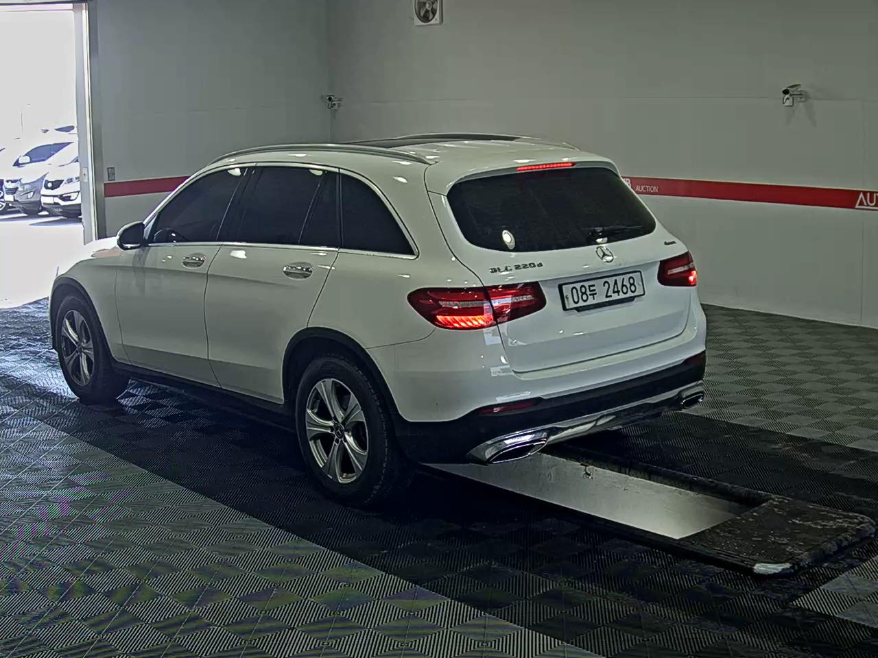 Mercedes-Benz GLC-Class 2017 - Image 5