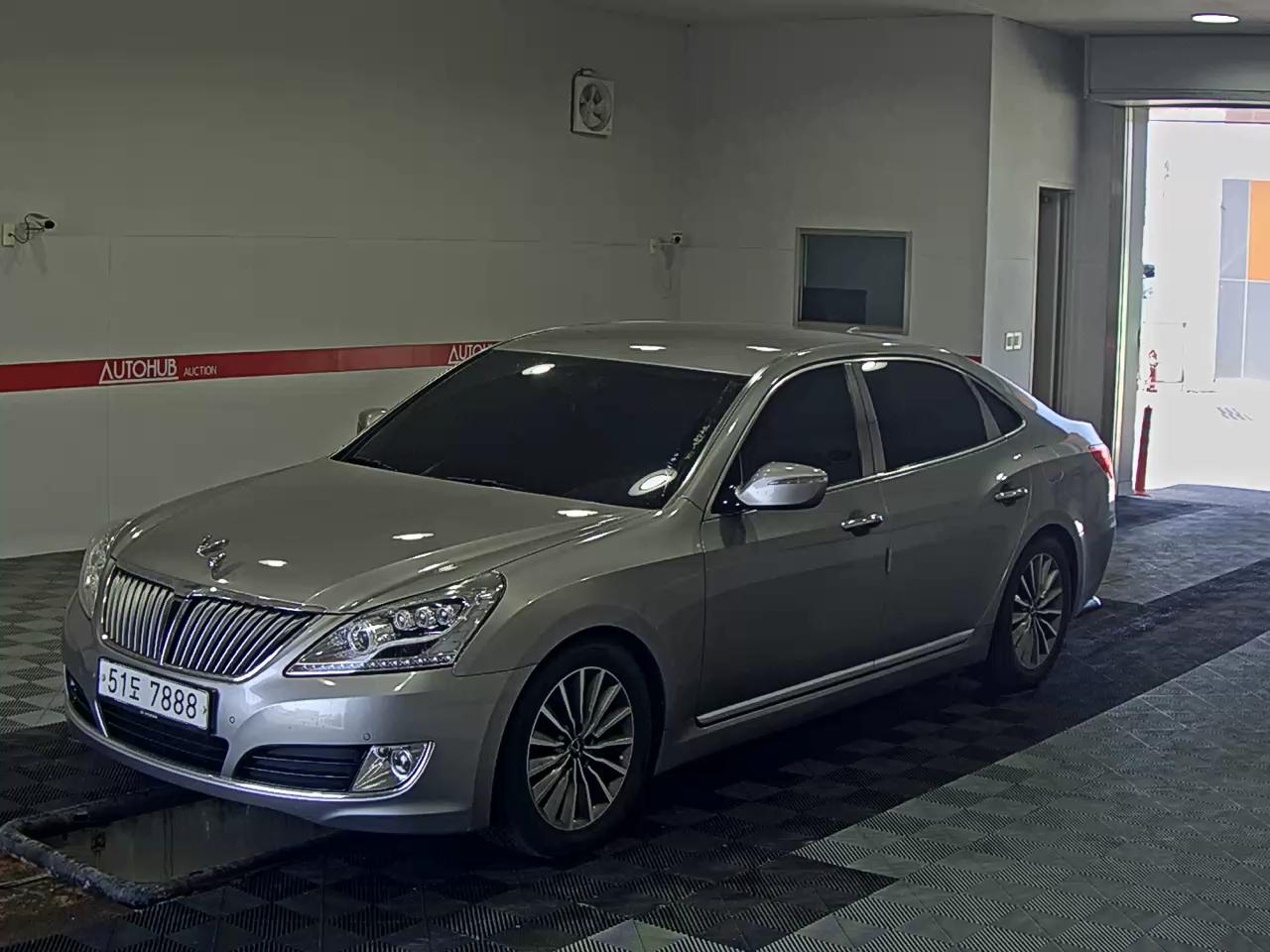 Hyundai New Equus