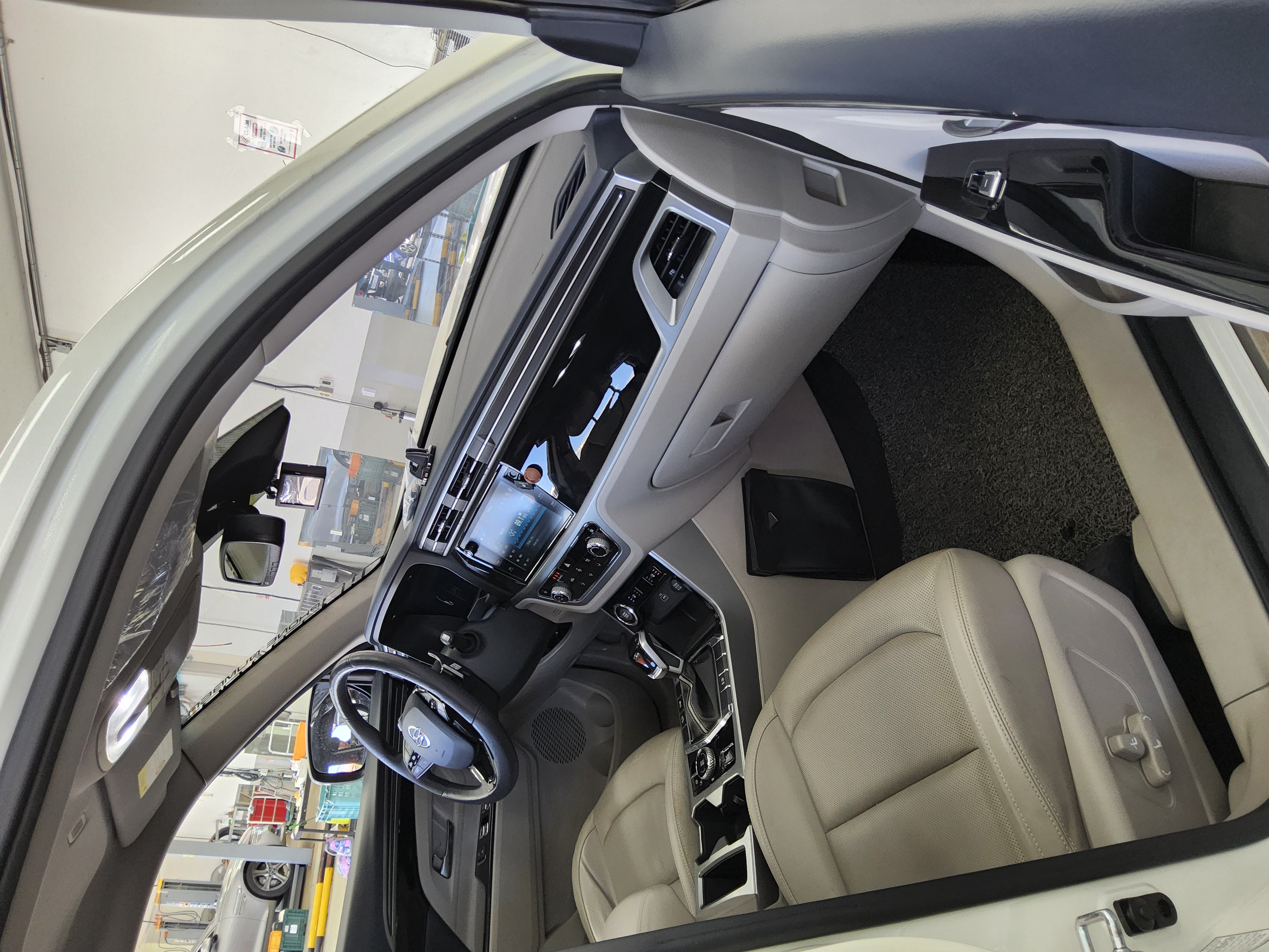 KG Mobility Korando 2019 - Image 13