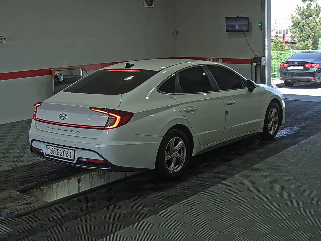 Hyundai Sonata - 4