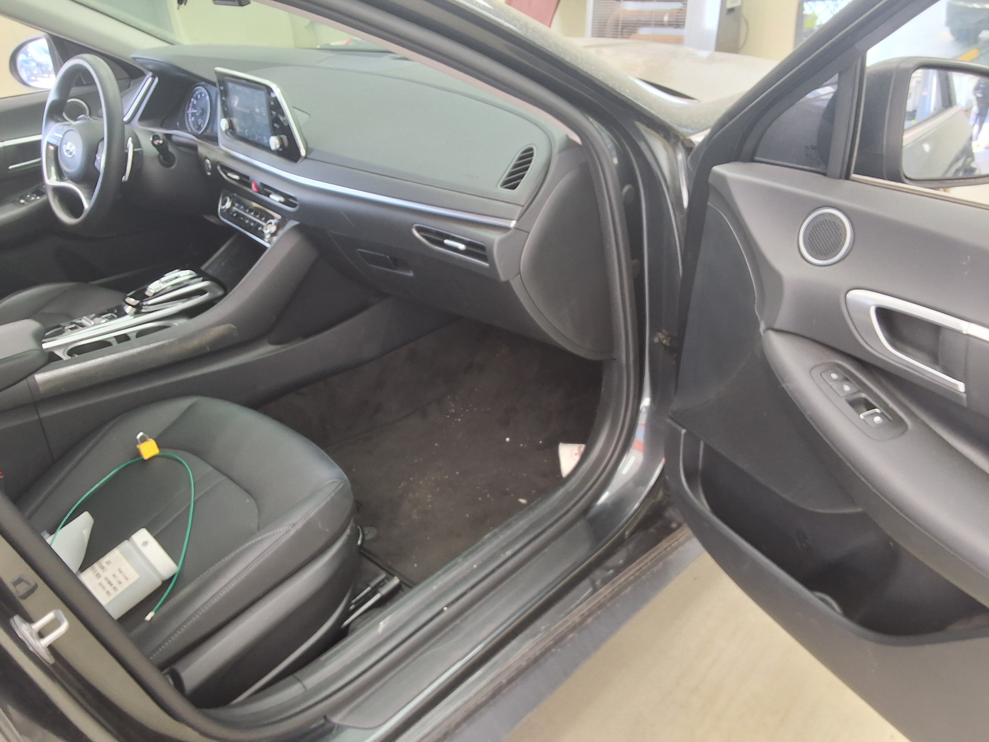Hyundai Sonata 2023 - Image 14