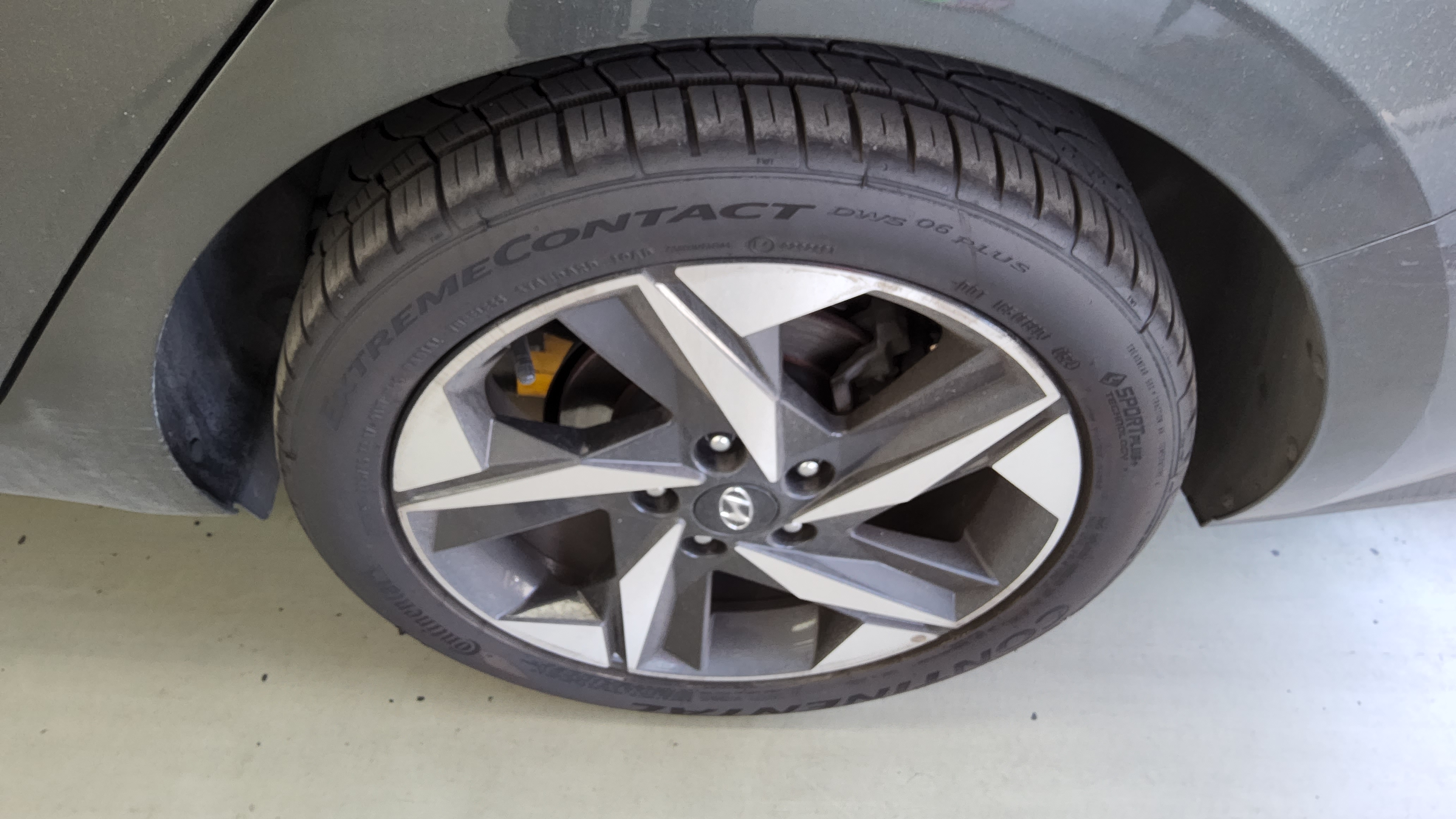 Hyundai Elantra 2023 - Image 17