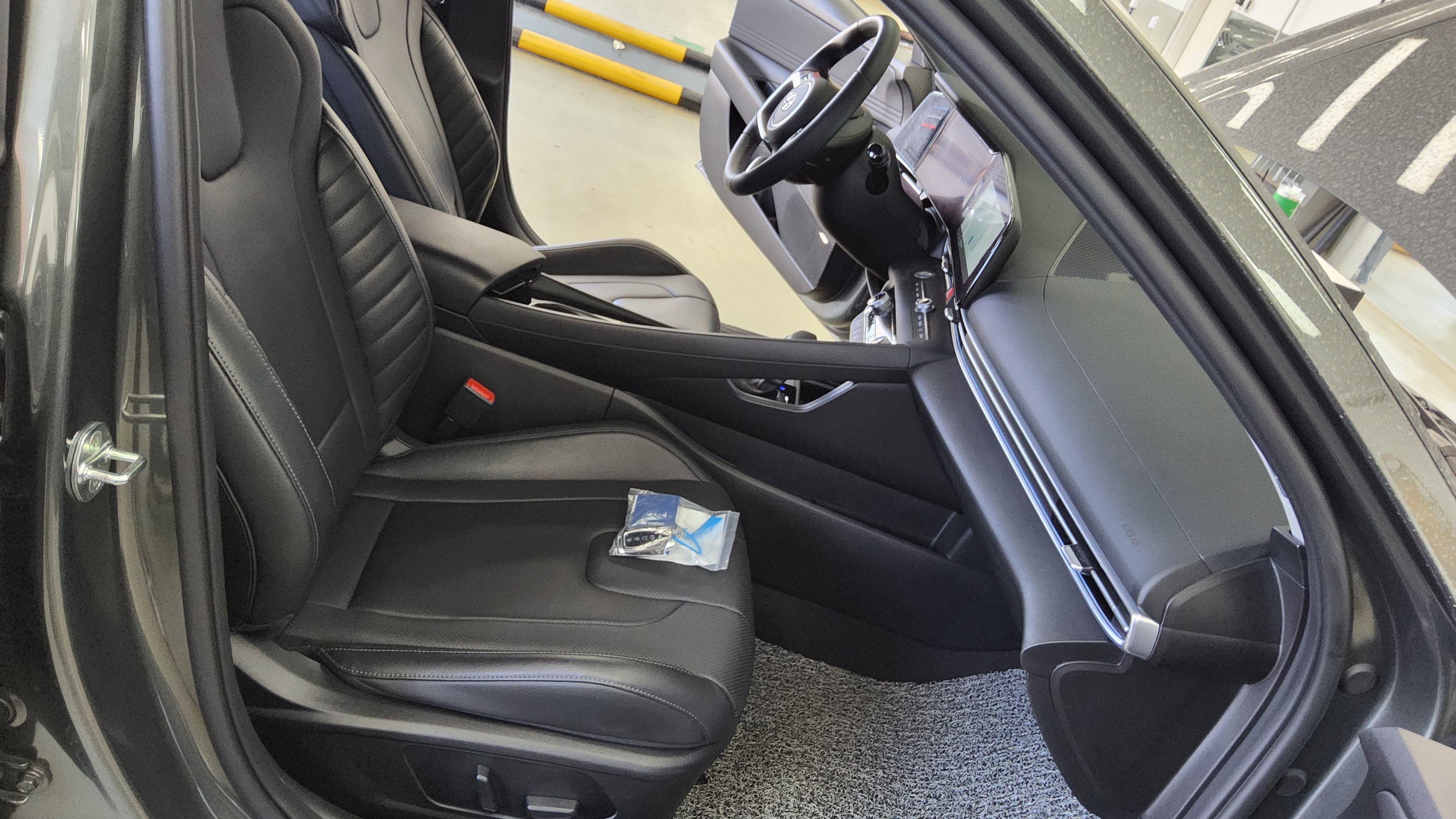 Hyundai Elantra 2023 - Image 13