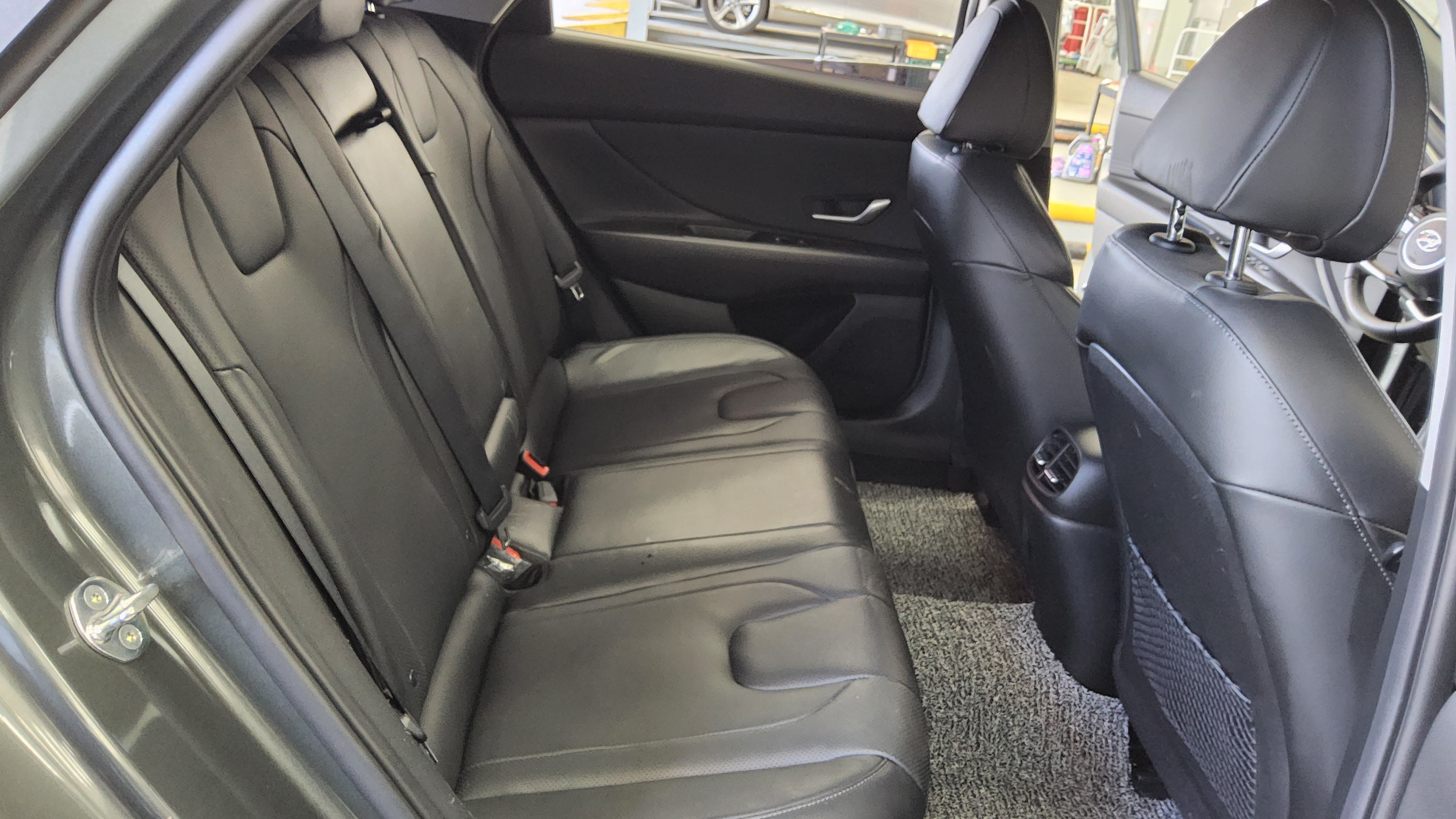 Hyundai Elantra 2023 - Image 12