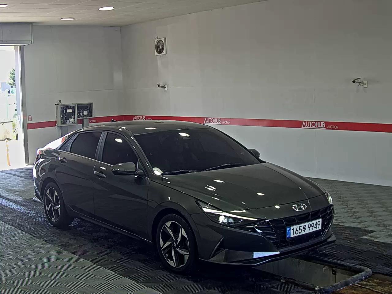 Hyundai Elantra 2023 - Image 2