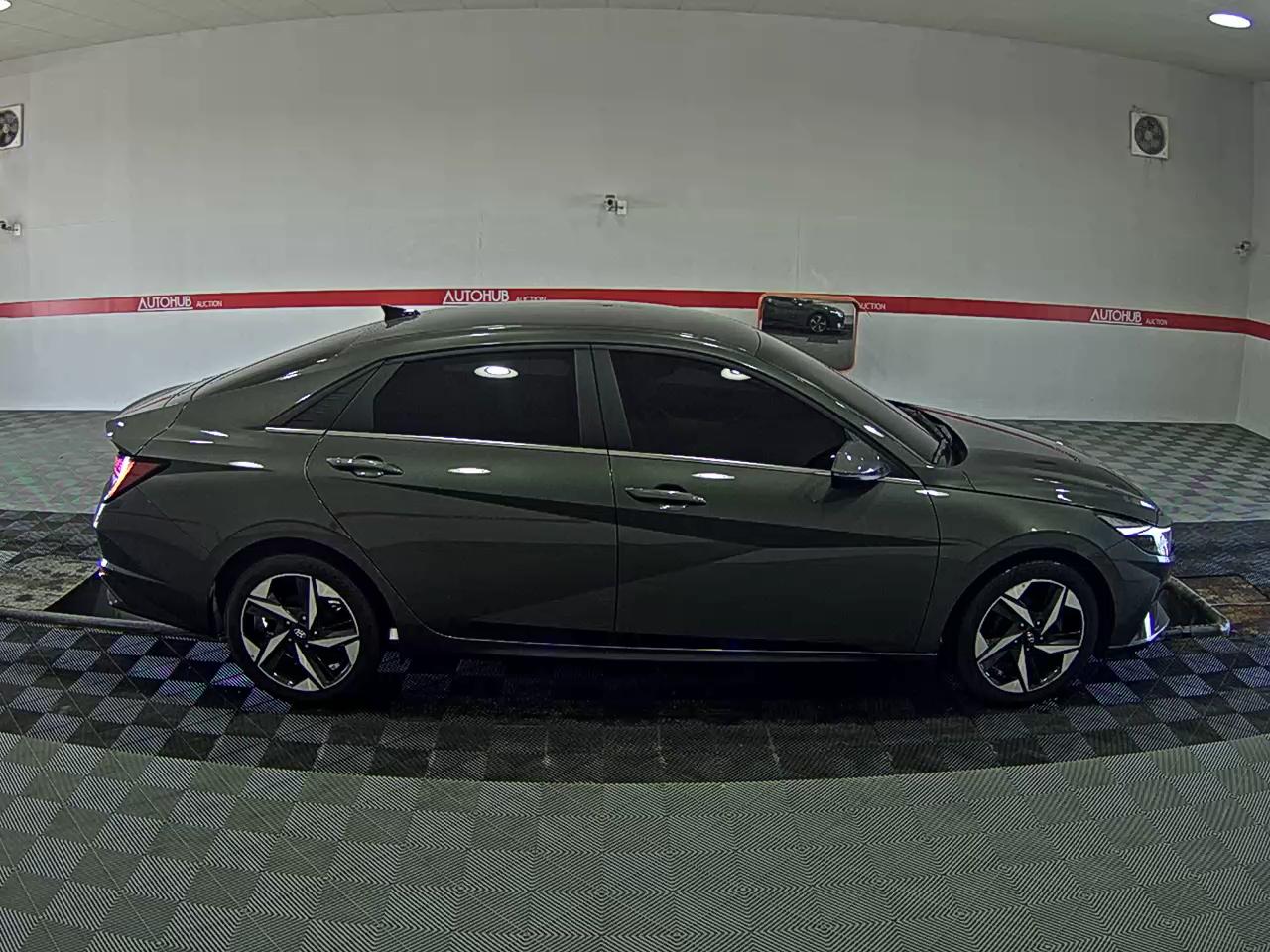Hyundai Elantra 2023 - Image 3