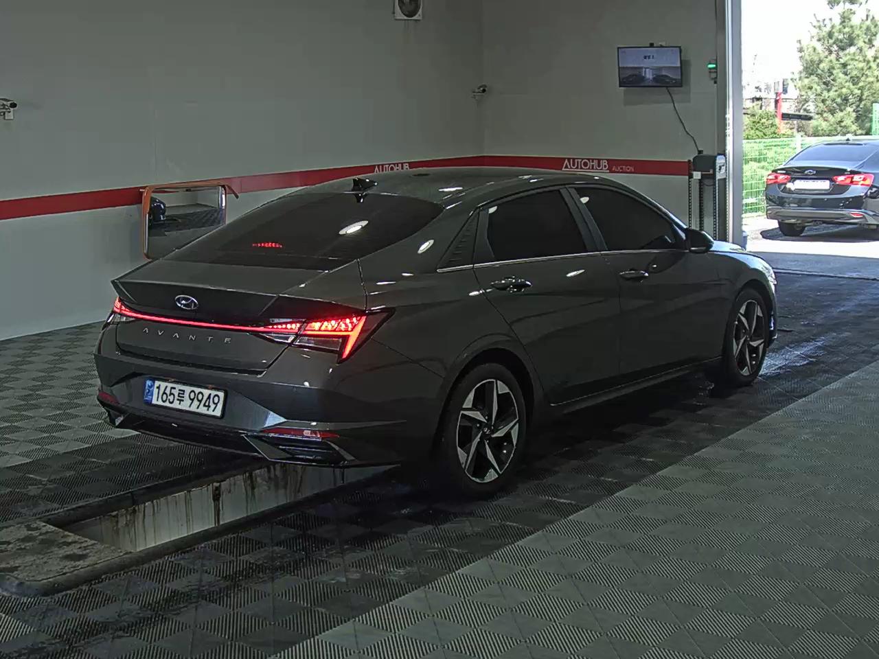 Hyundai Elantra 2023 - Image 4