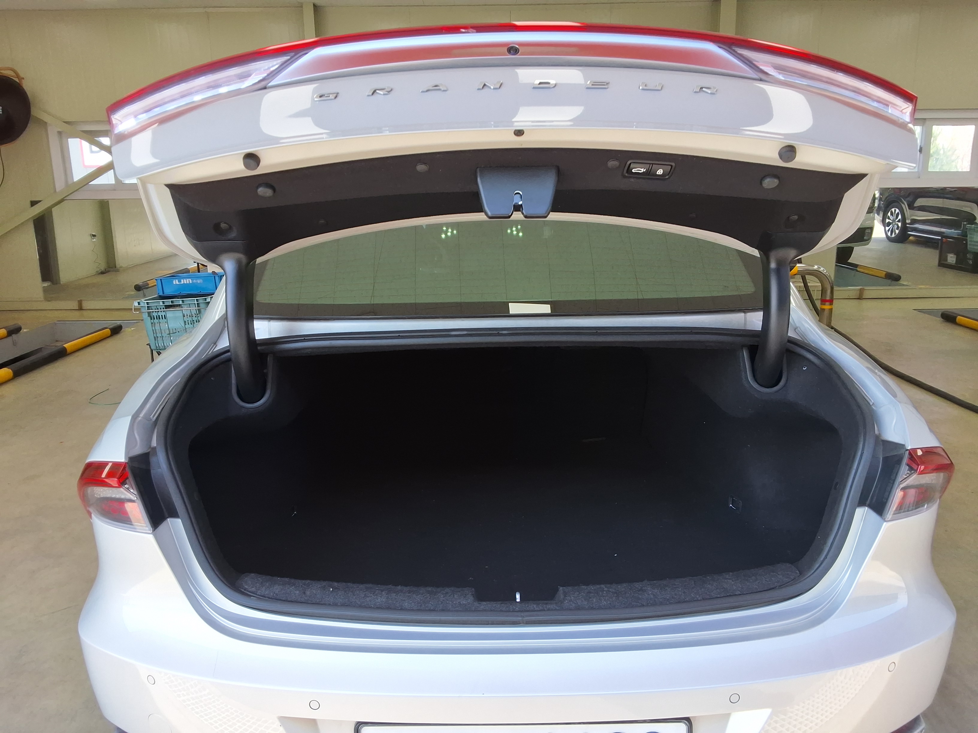 هيونداي جرانجر 2020 - صورة 15