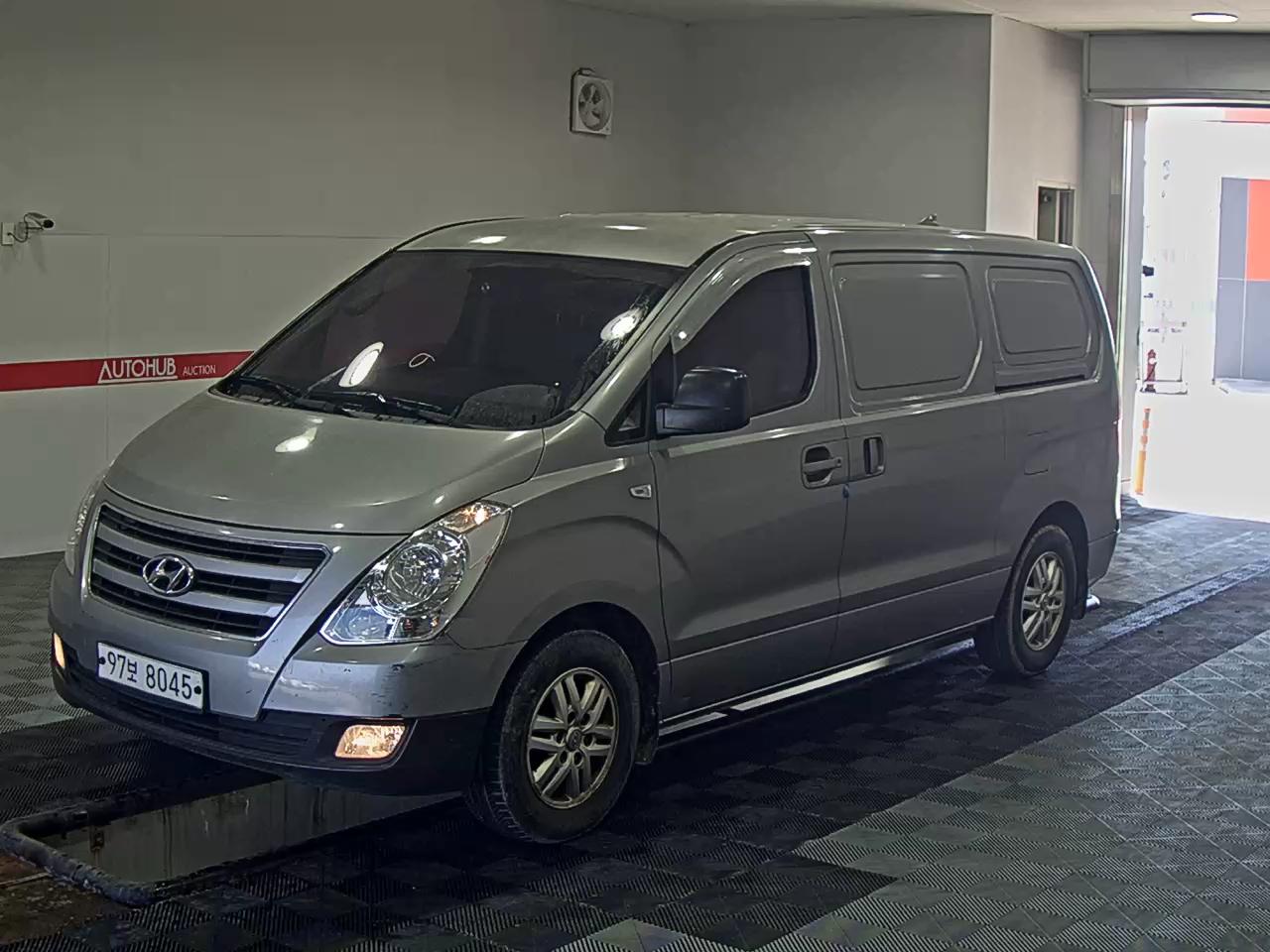 Hyundai Grand Starex
