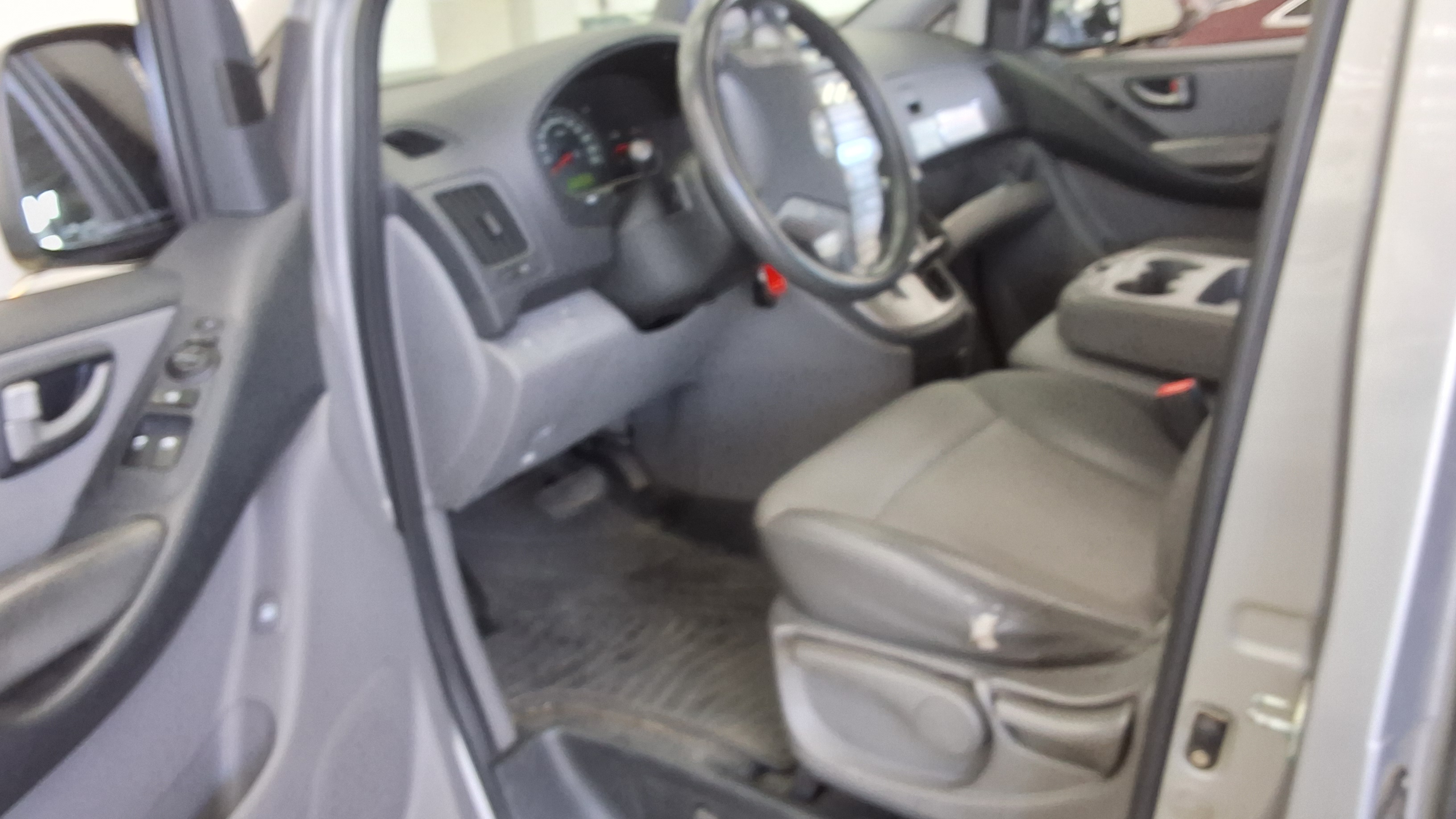 Hyundai Grand Starex - 9