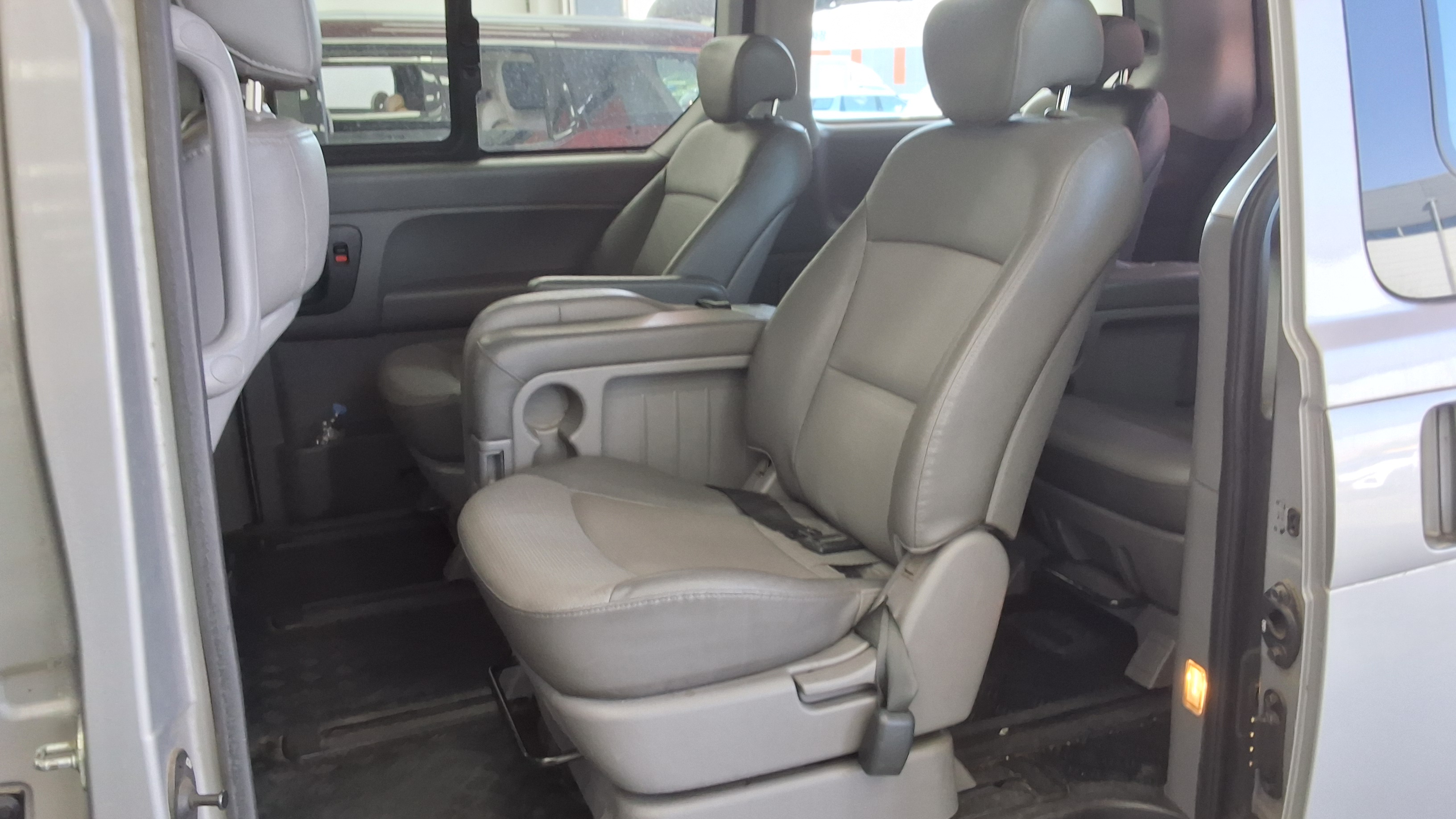 Hyundai Grand Starex - 11