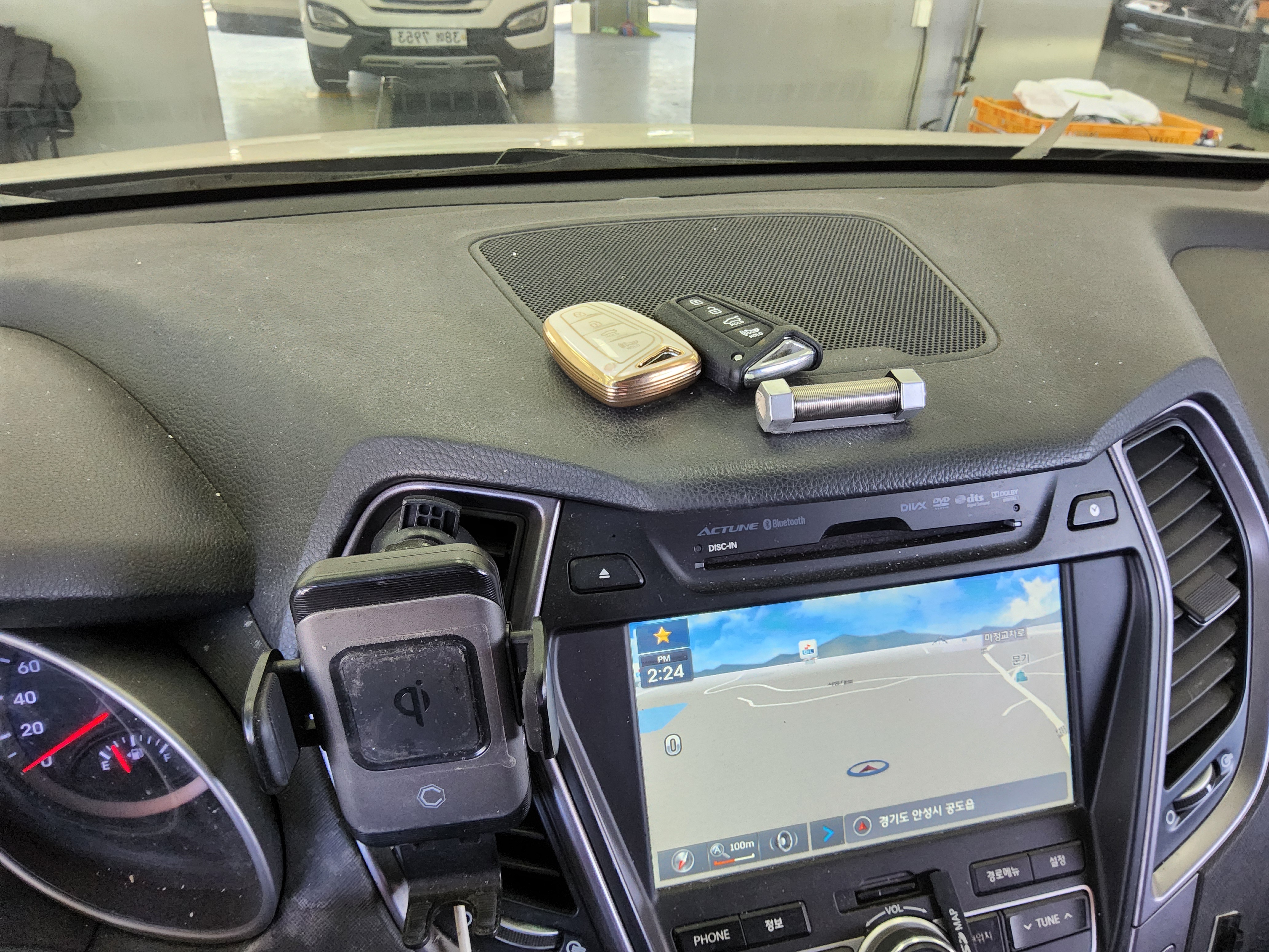 Hyundai Santa Fe 2013 - Image 17