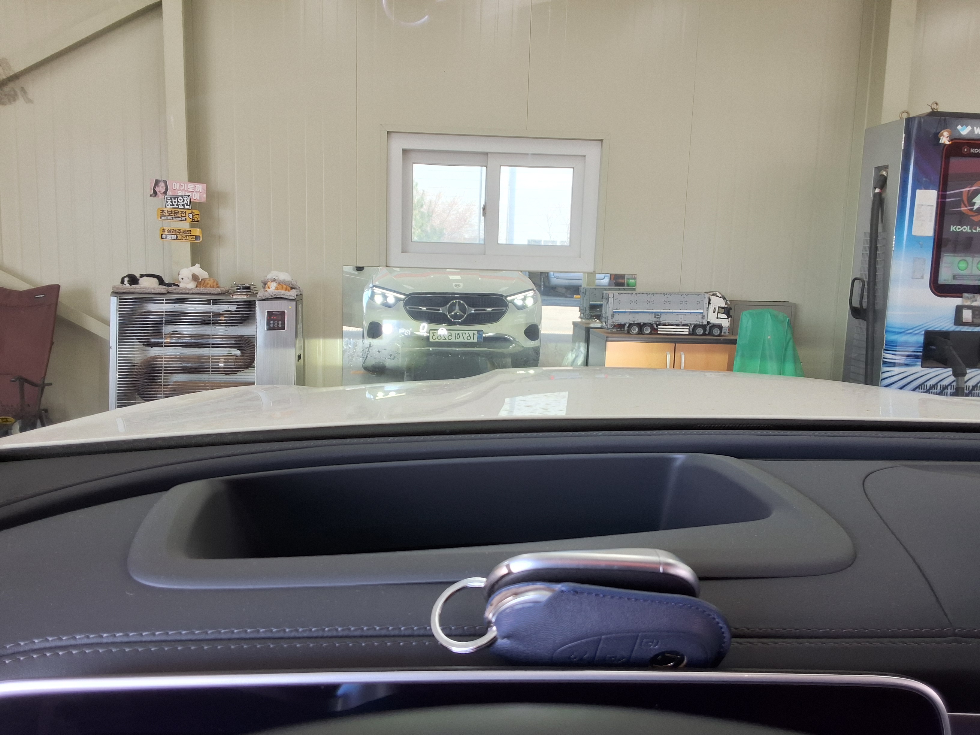 Mercedes-Benz GLC-Class 2025 - Image 16