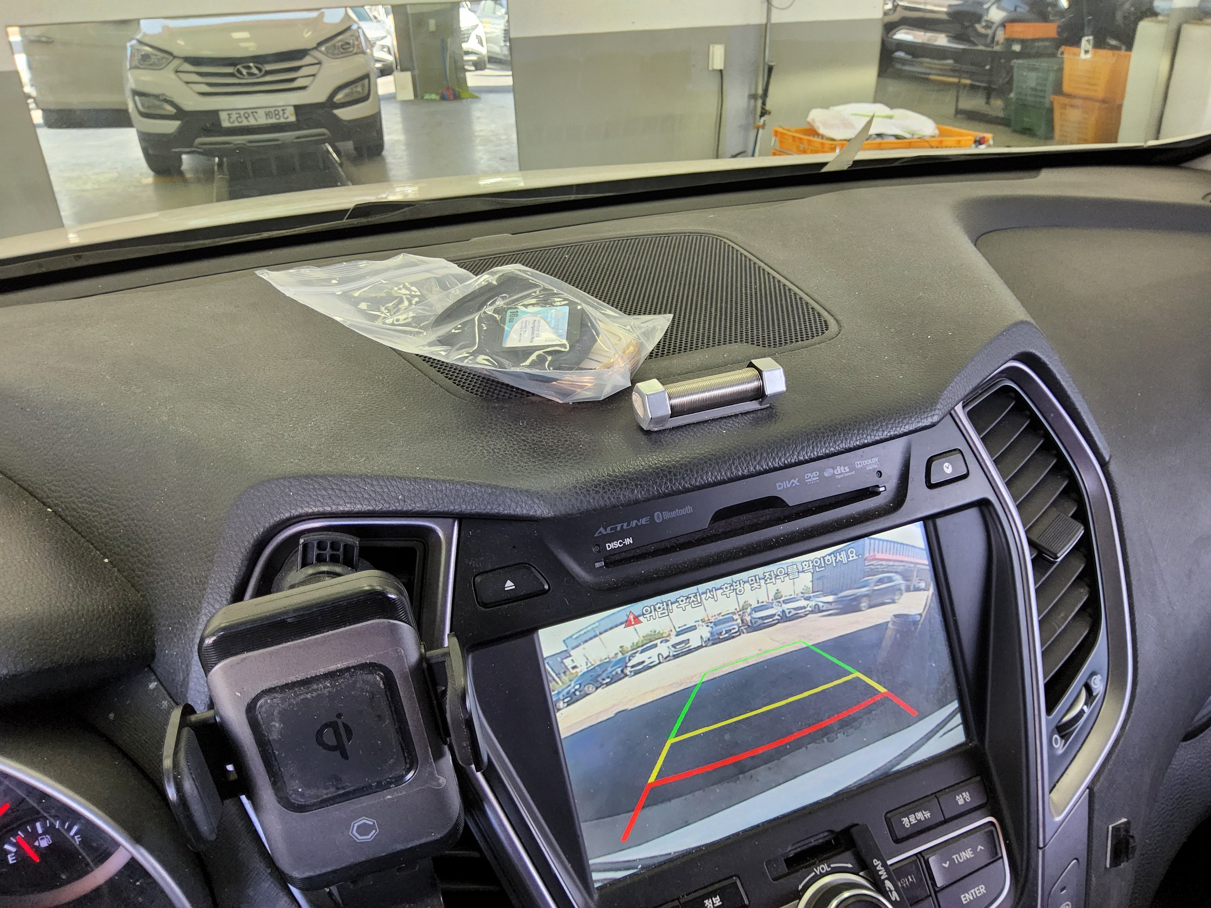 Hyundai Santa Fe 2013 - Image 18