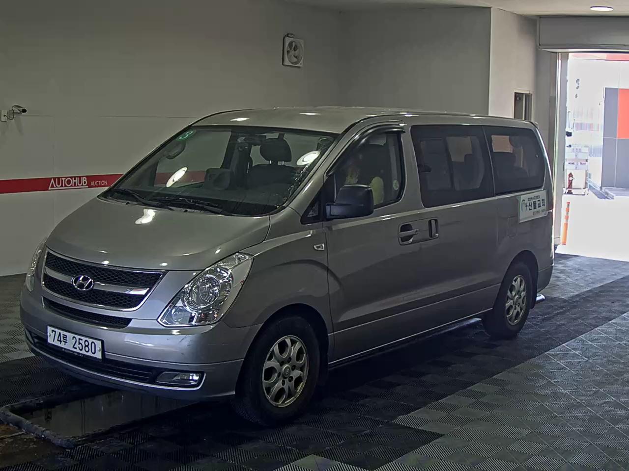 Hyundai Grand Starex