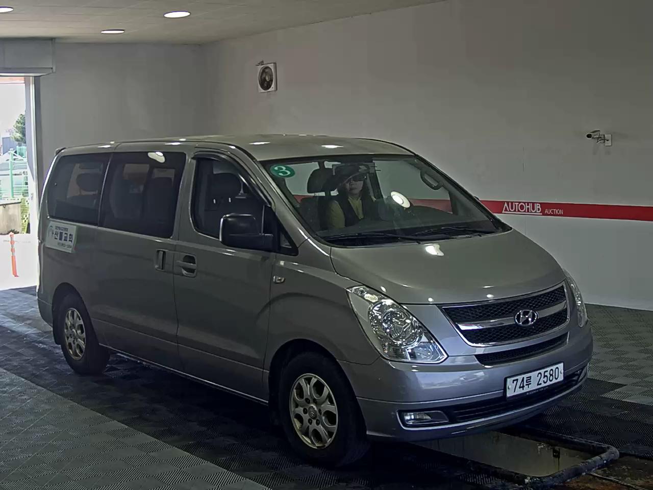 Hyundai Grand Starex - 2