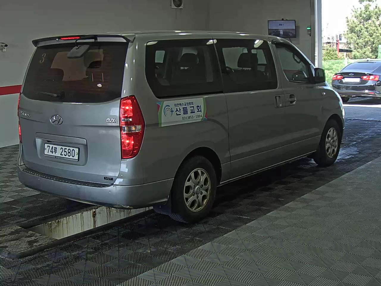 Hyundai Grand Starex - 4