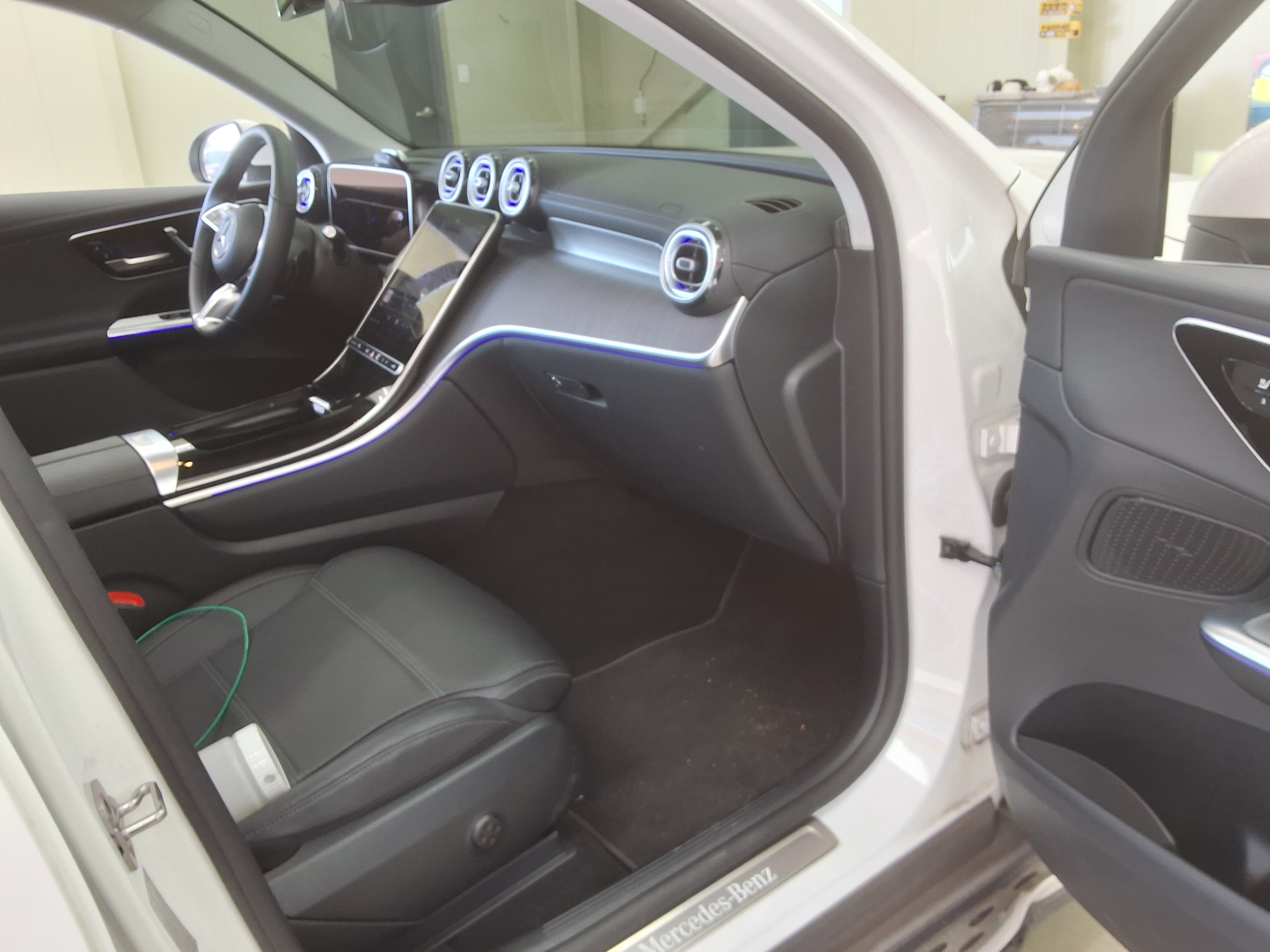 Mercedes-Benz GLC-Class 2025 - Image 13