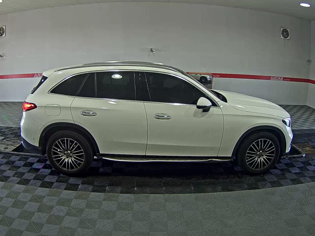 Mercedes-Benz GLC-Class 2025 - Image 3