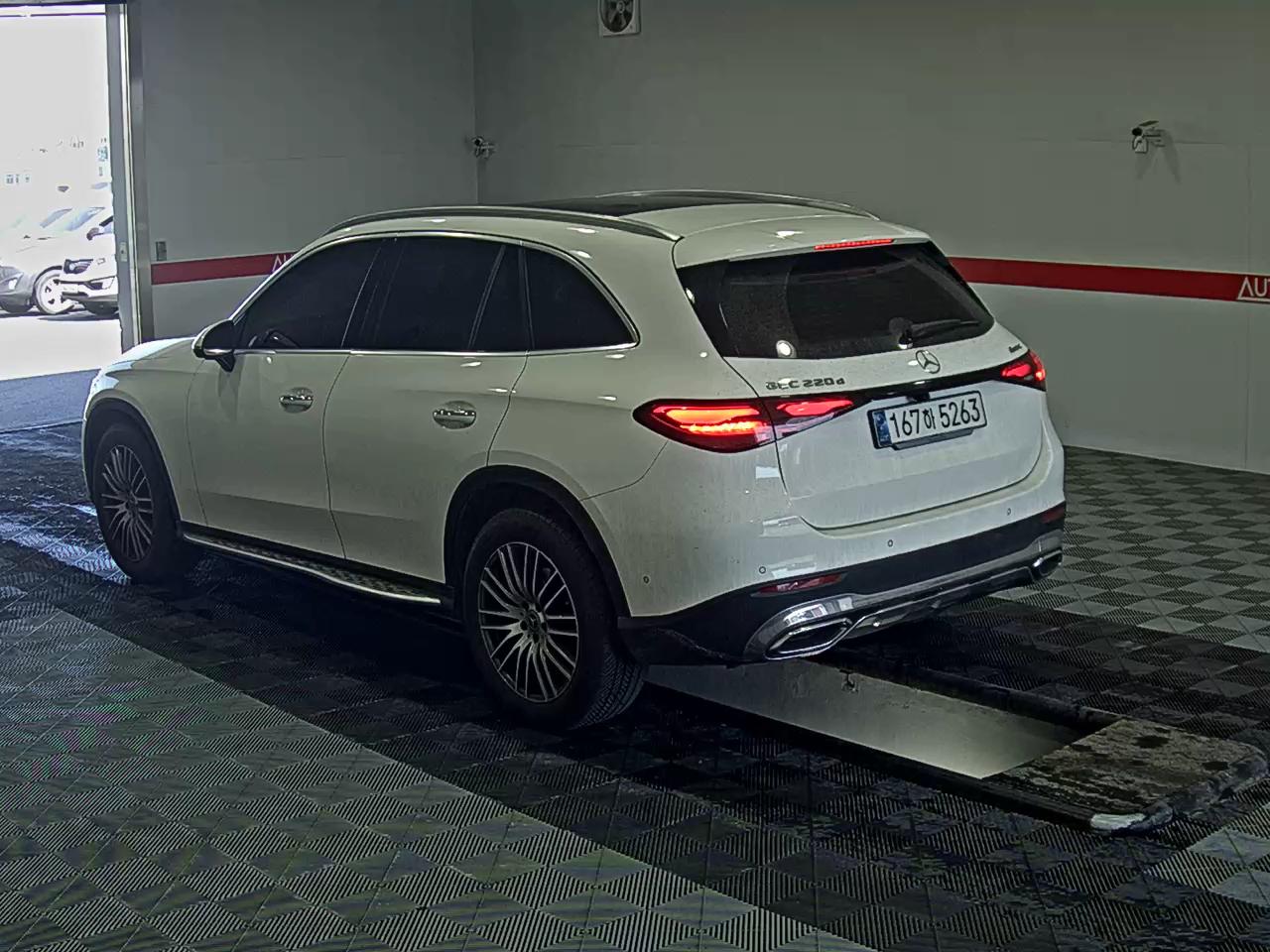 Mercedes-Benz GLC-Class 2025 - Image 5