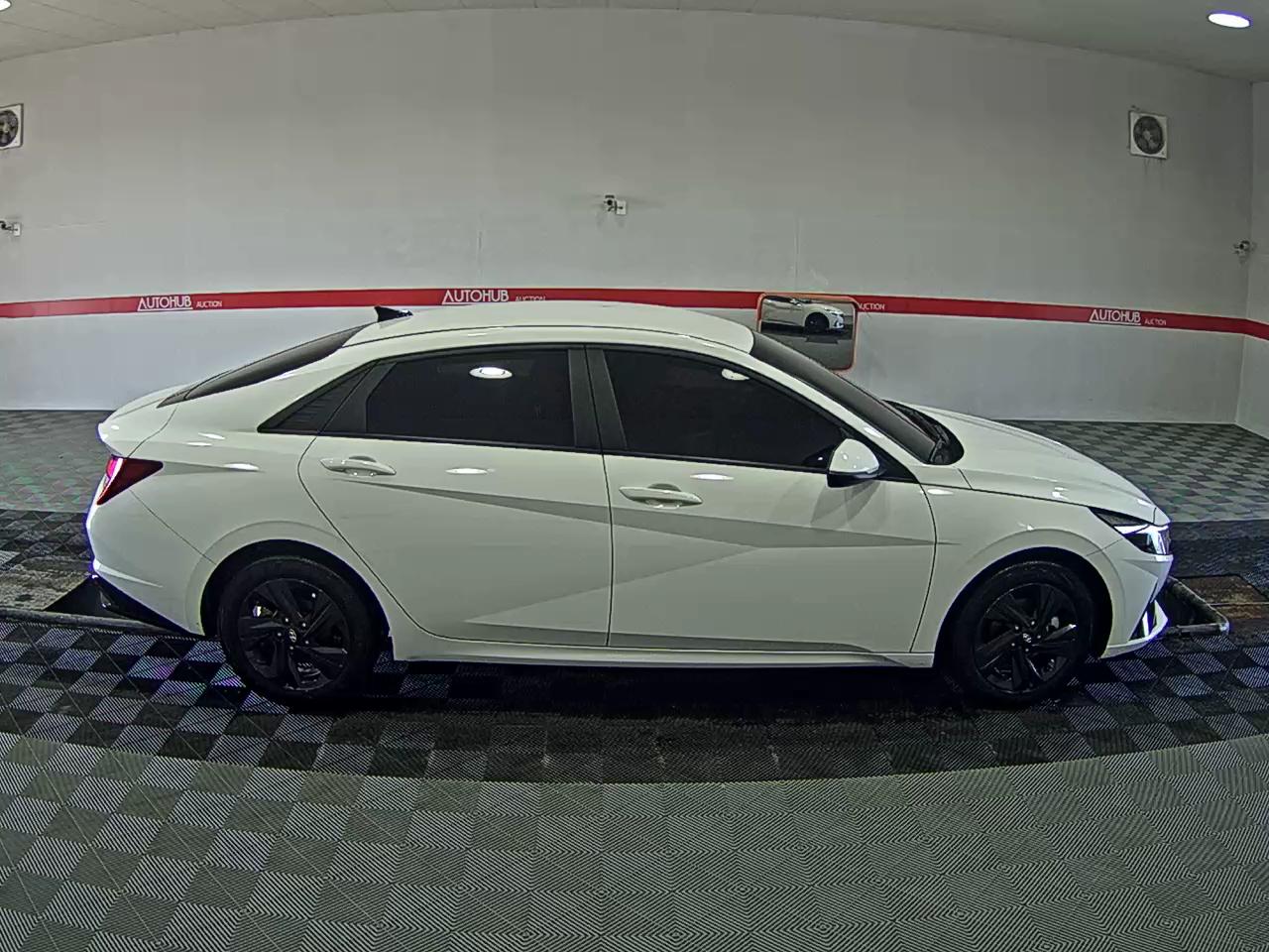 Hyundai Elantra 2023 - Image 3