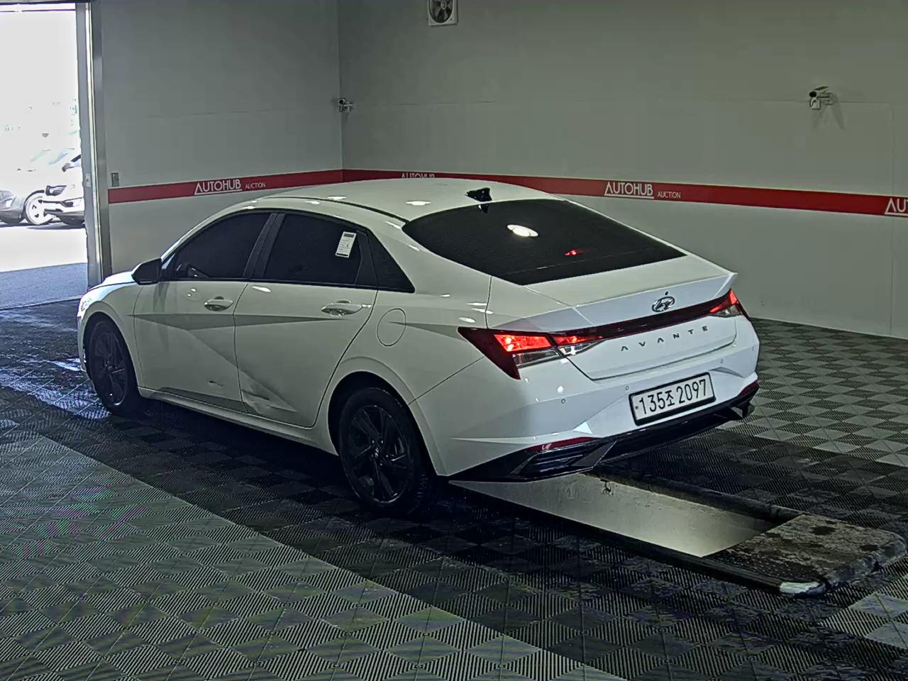 Hyundai Elantra 2023 - Image 5