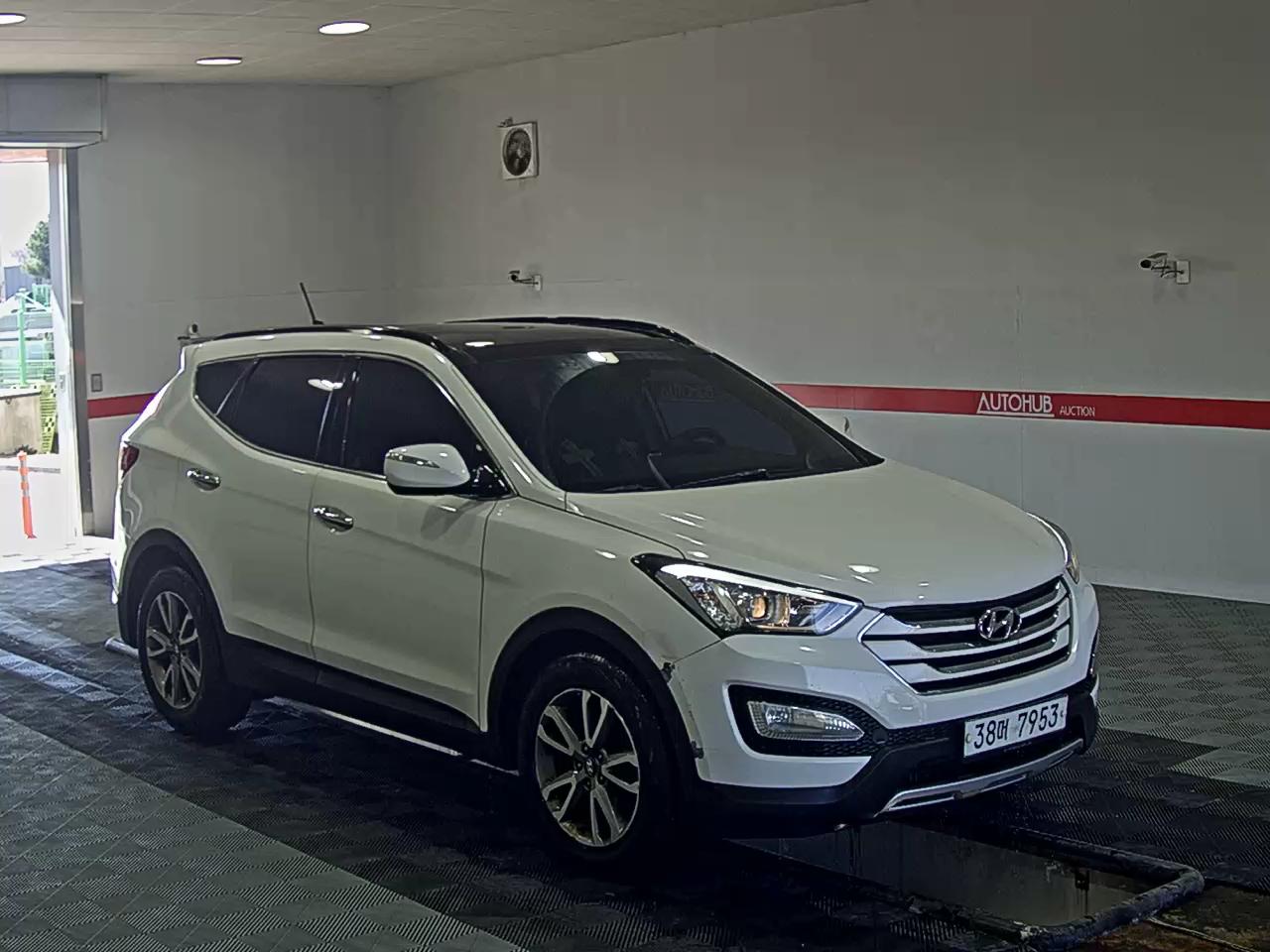 Hyundai Santa Fe 2013 - Image 2