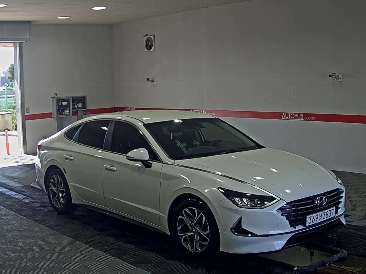 Hyundai Sonata 2020 - Image 2