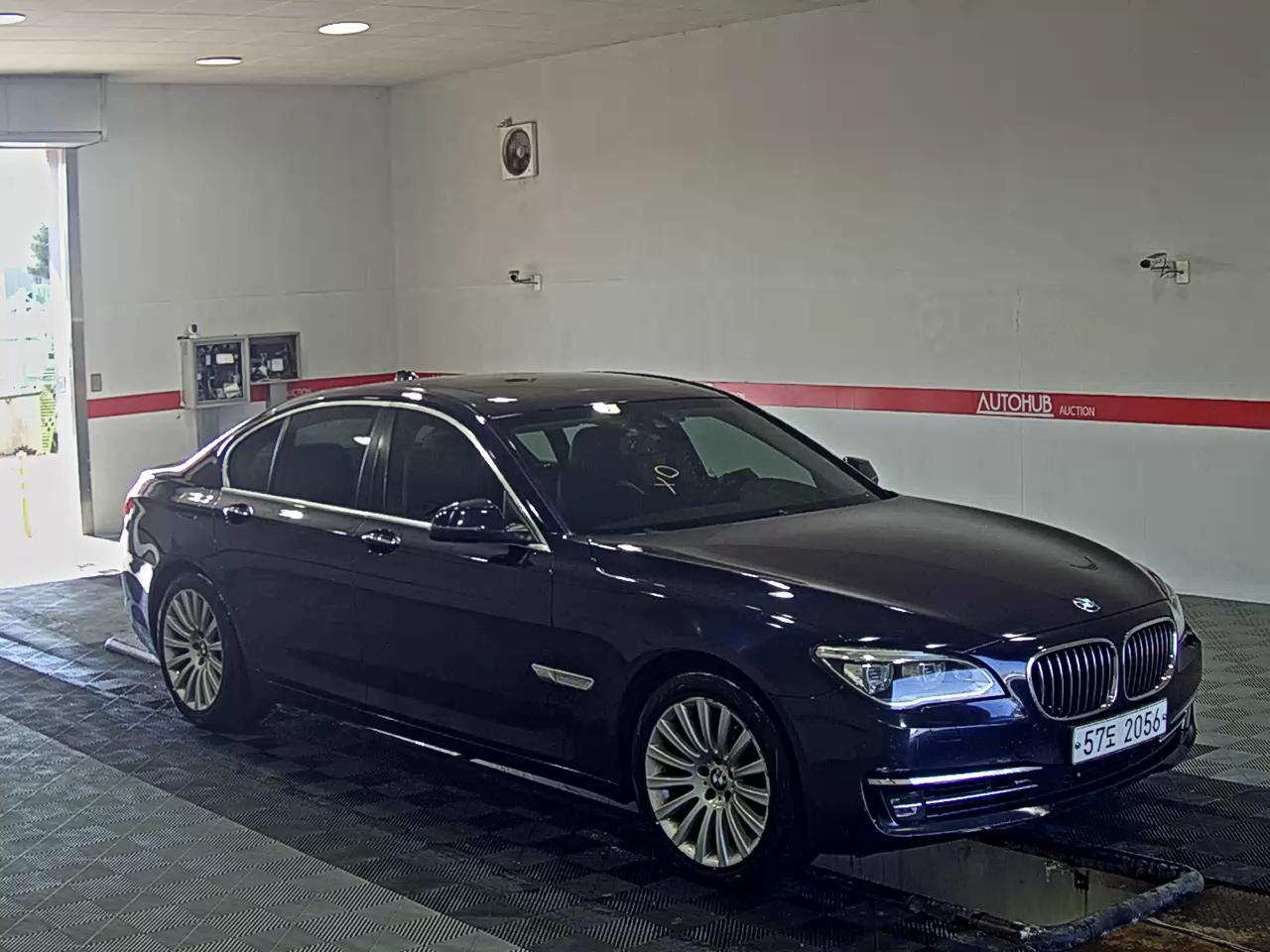 BMW 7 Series - 2