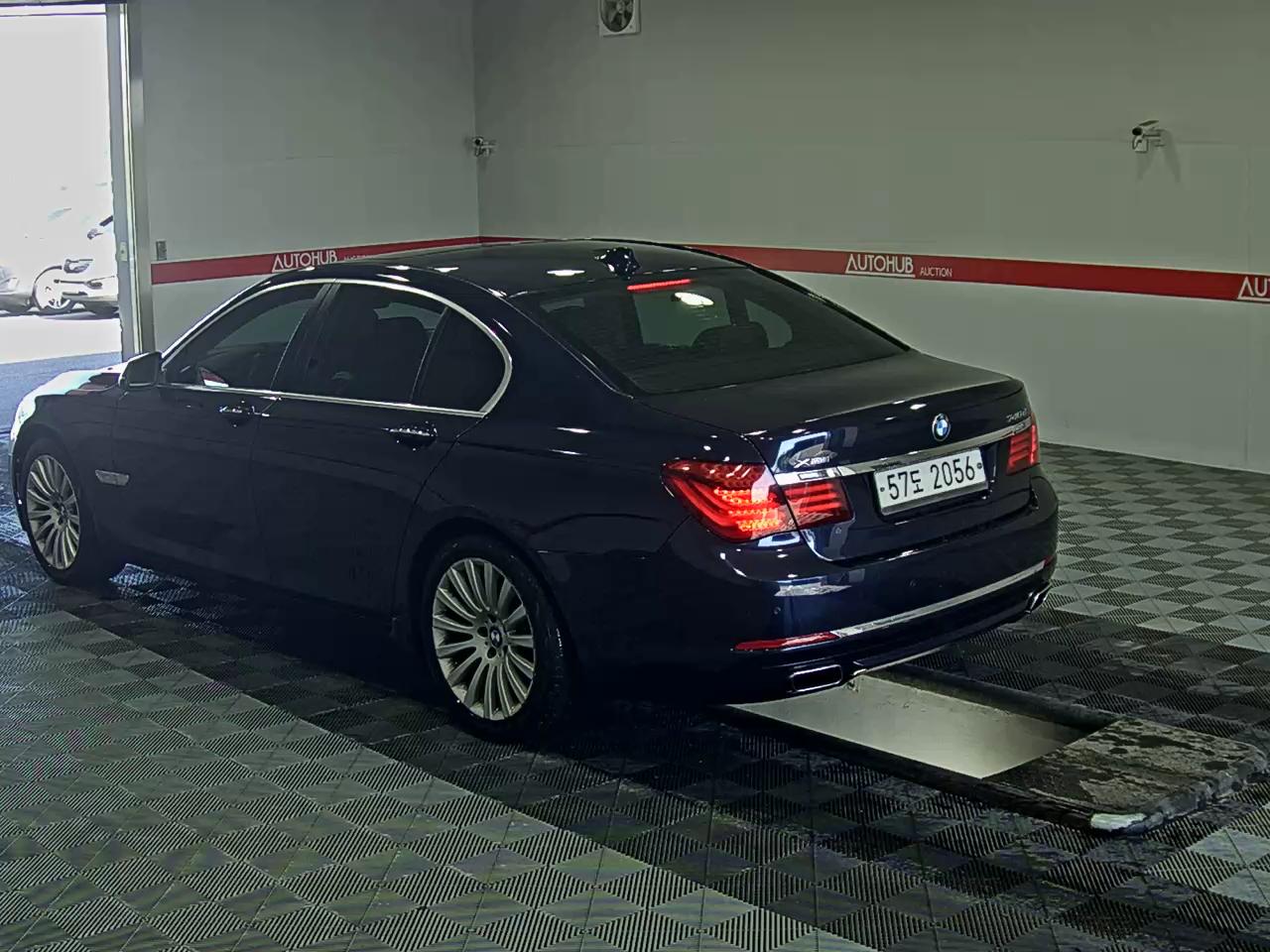BMW 7 Series - 5