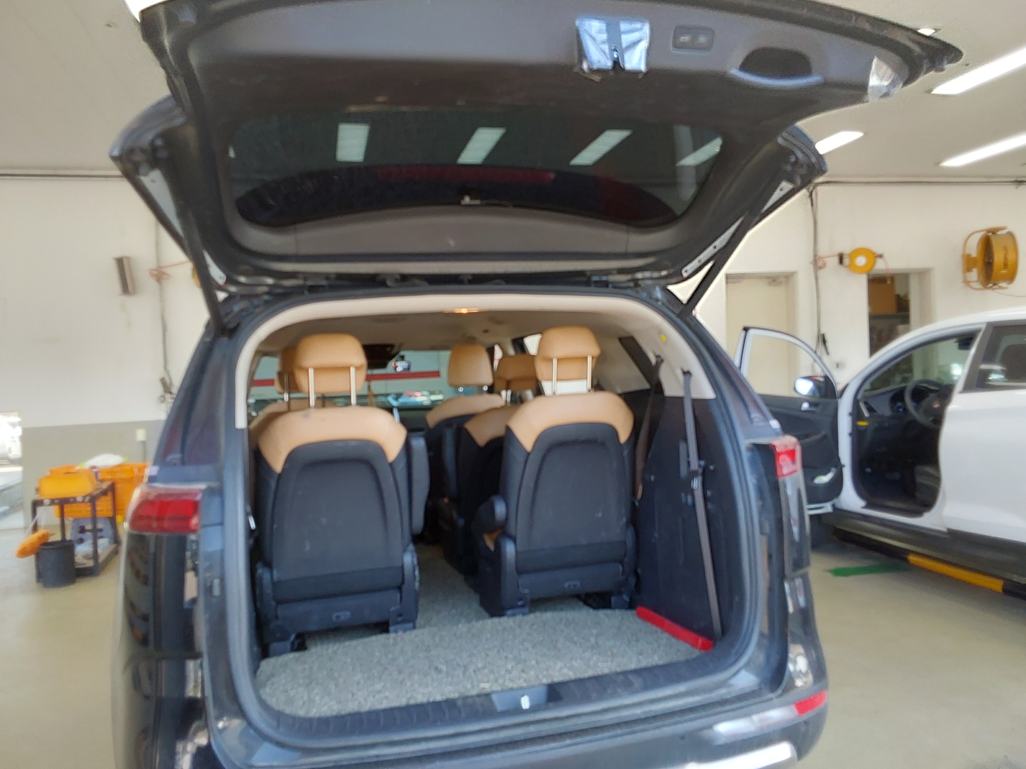 Kia SEDONA 2023 - Image 14