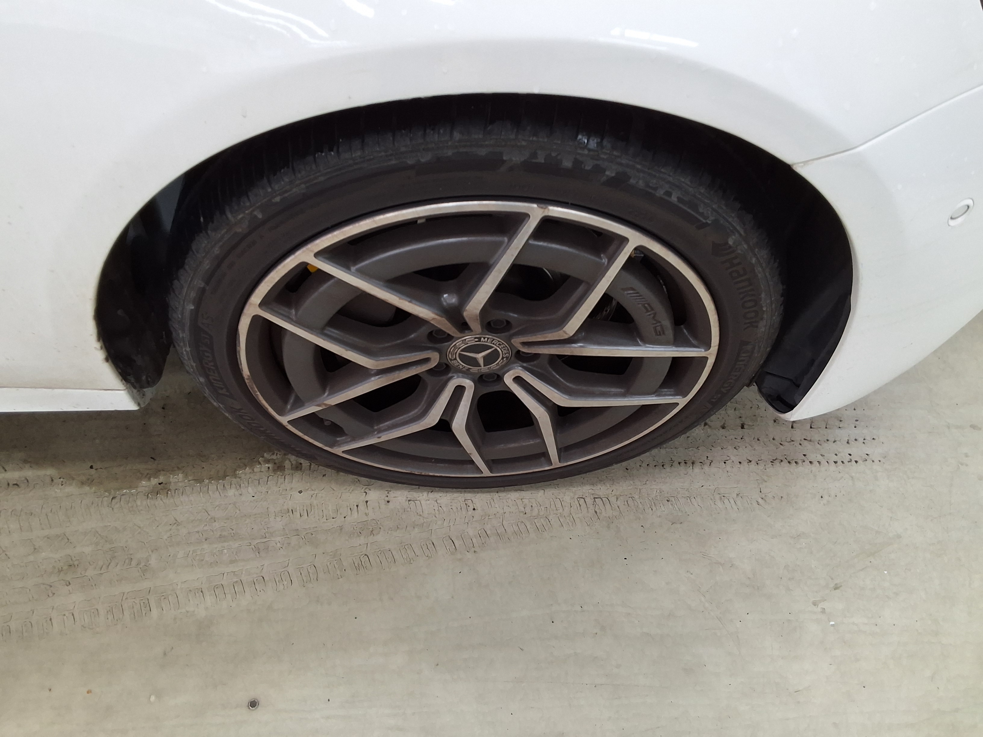 مرسيدس بنز إي كلاس 2022 - صورة 21