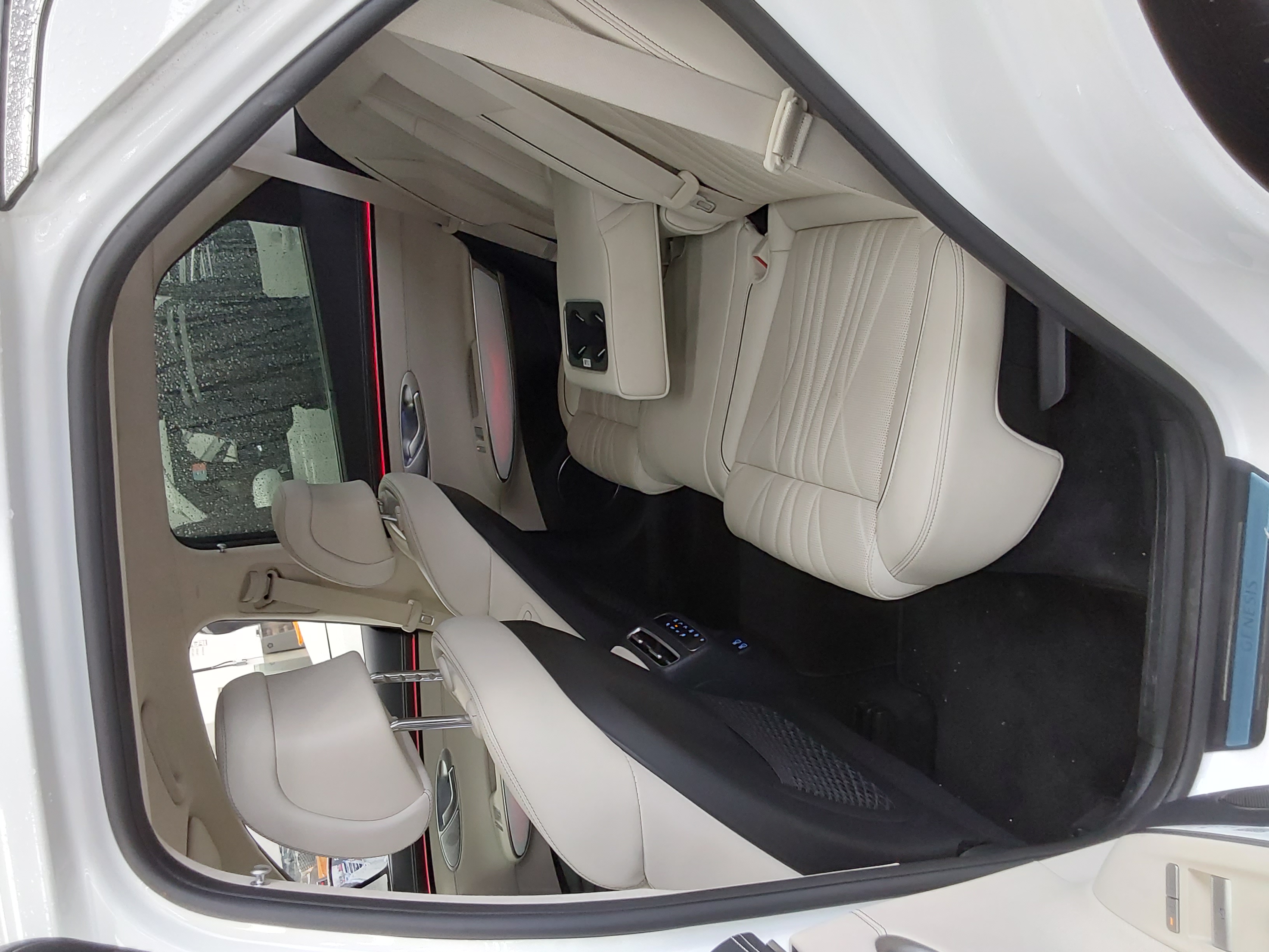 Hyundai Genesis 2025 - Image 11