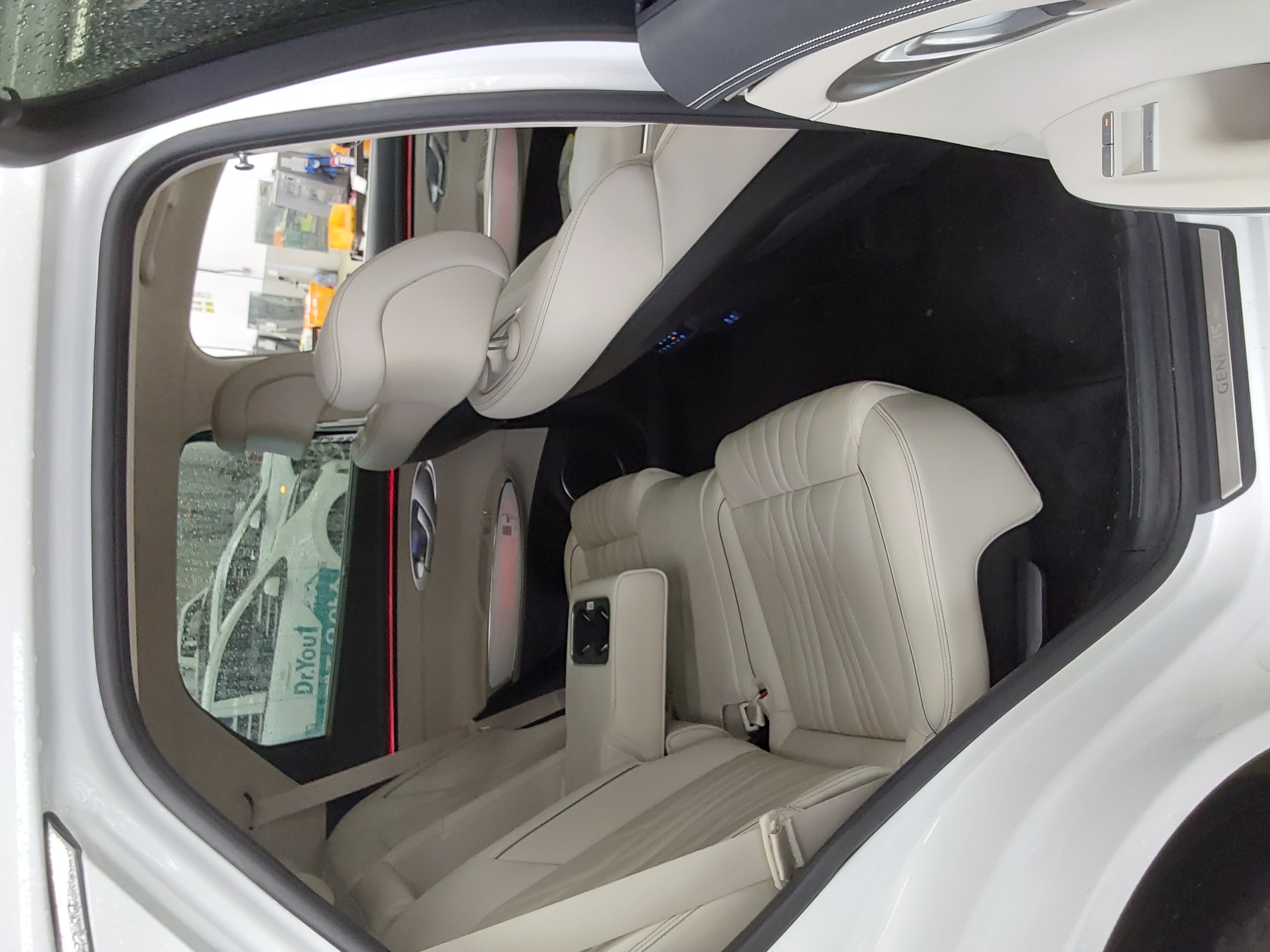 Hyundai Genesis 2025 - Image 12
